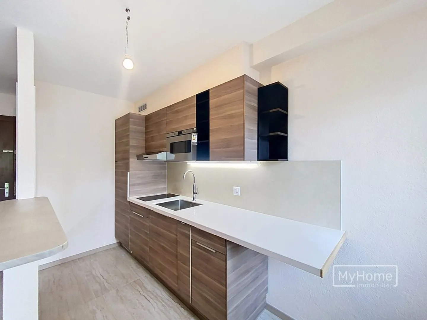 Modern and bright studio in Crissier! - Photo 2 of 3