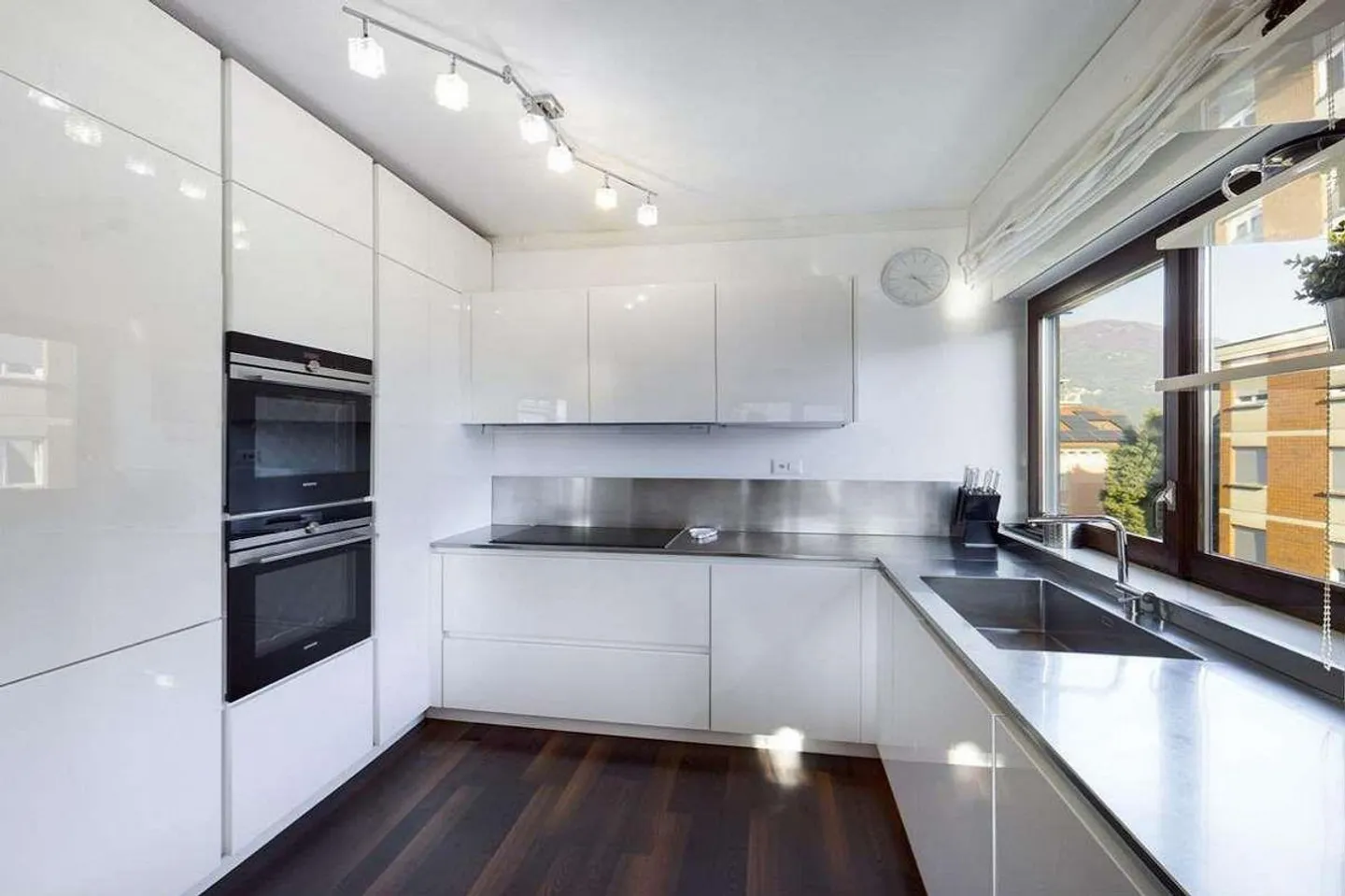 Prästigöse Wohnung im Herzen von Lugano - Foto 3 von 13