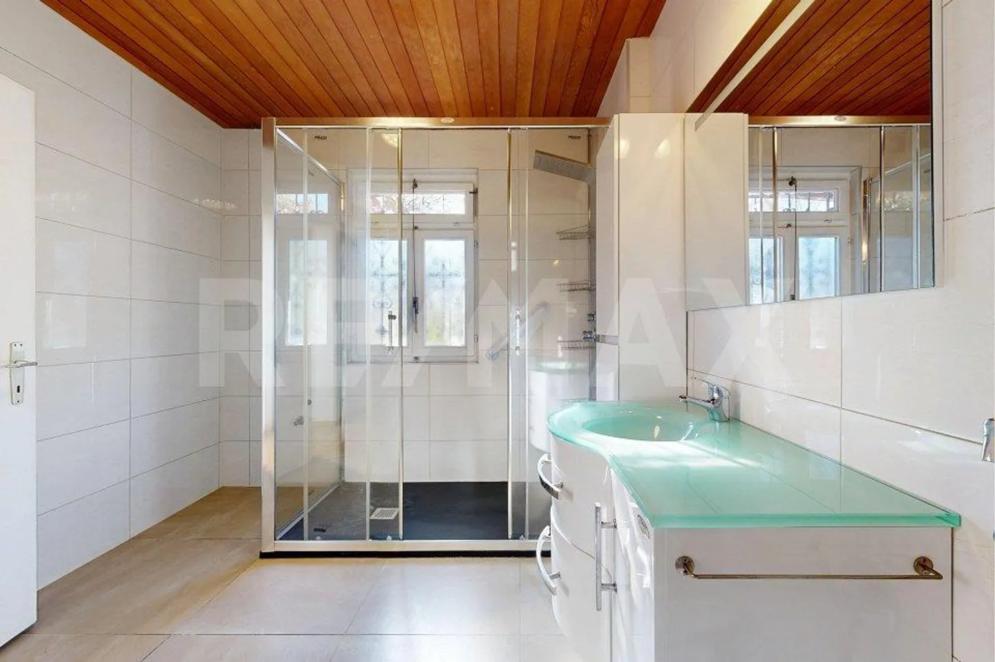 Maison mitoyenne en première périphérie - Photo 9 sur 13