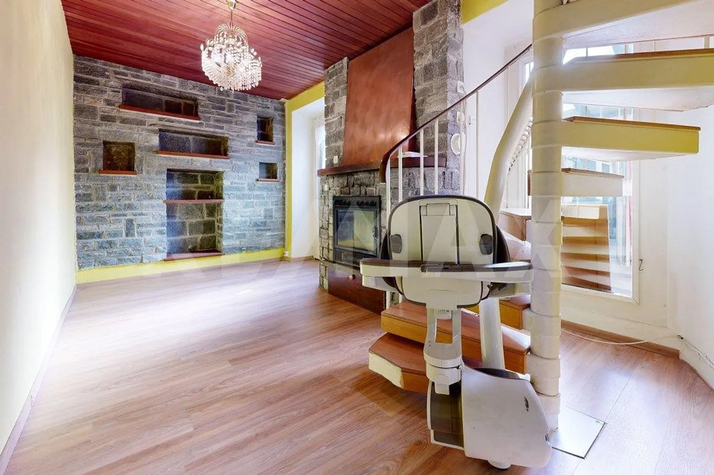 Maison mitoyenne en première périphérie - Photo 12 sur 13