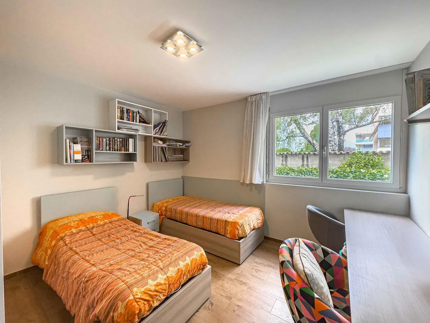 Geräumige 5.5-Zimmer-Wohnung mit Garten in Mendrisio - Foto 5 von 13