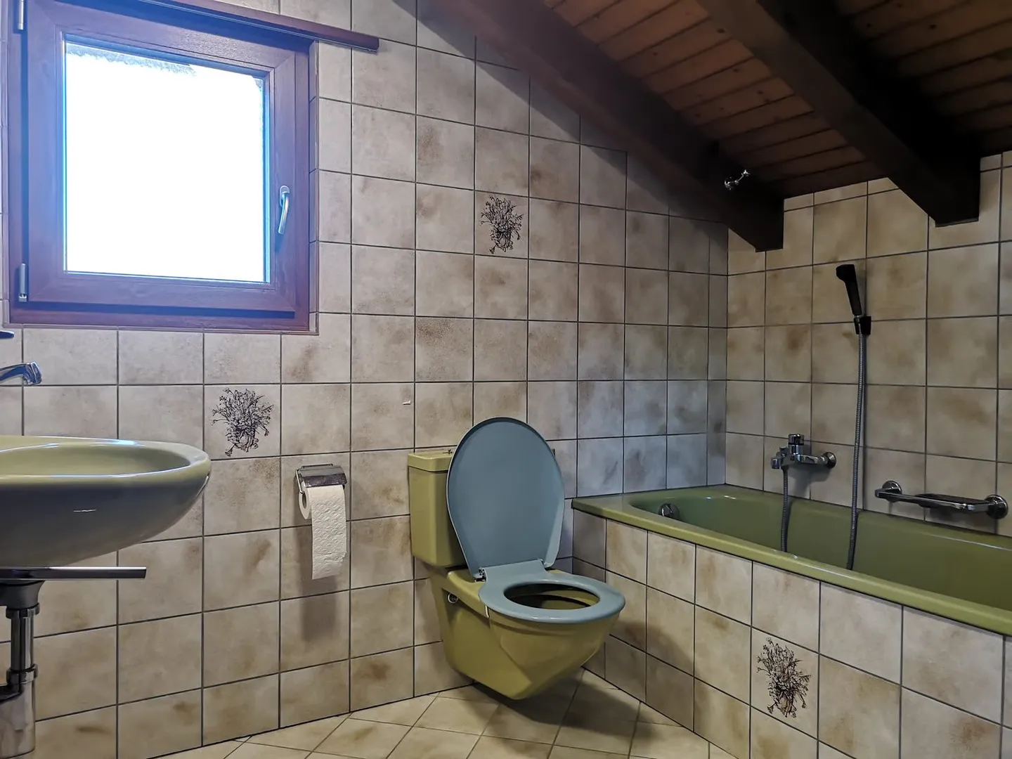 Grande casa 5.5 locali, ca. 120m2, terreno 802m2, con garage, posti auto, terrazza, legnaia - Foto 31 di 41