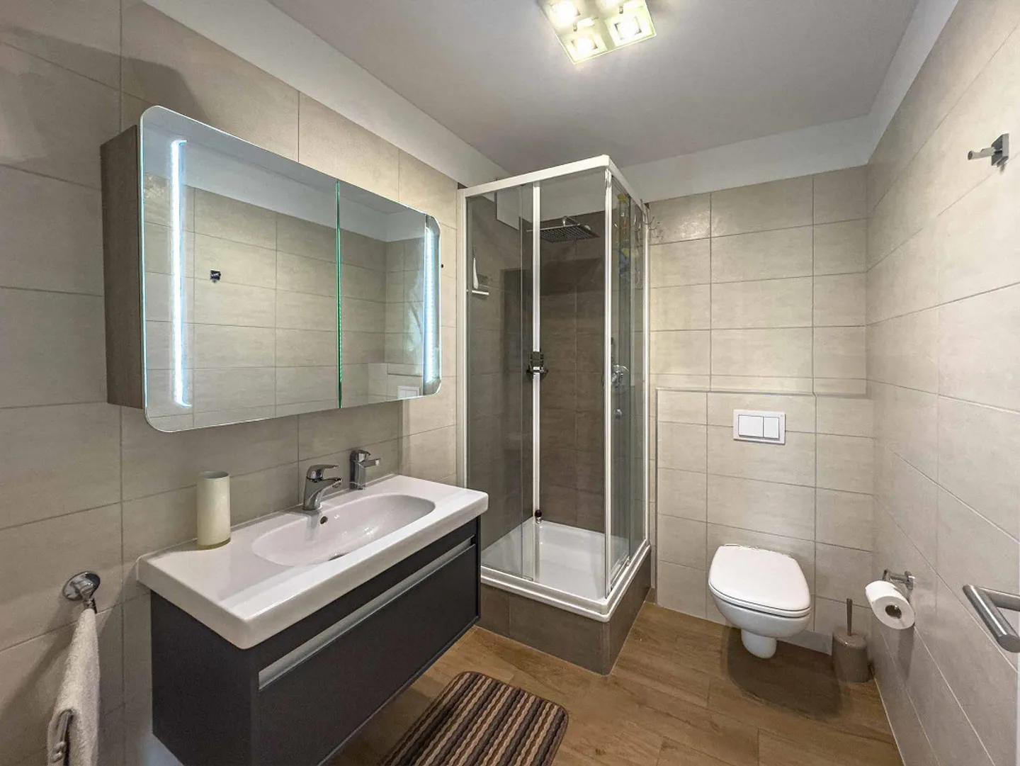 Geräumige 5.5-Zimmer-Wohnung mit Garten in Mendrisio - Foto 7 von 13