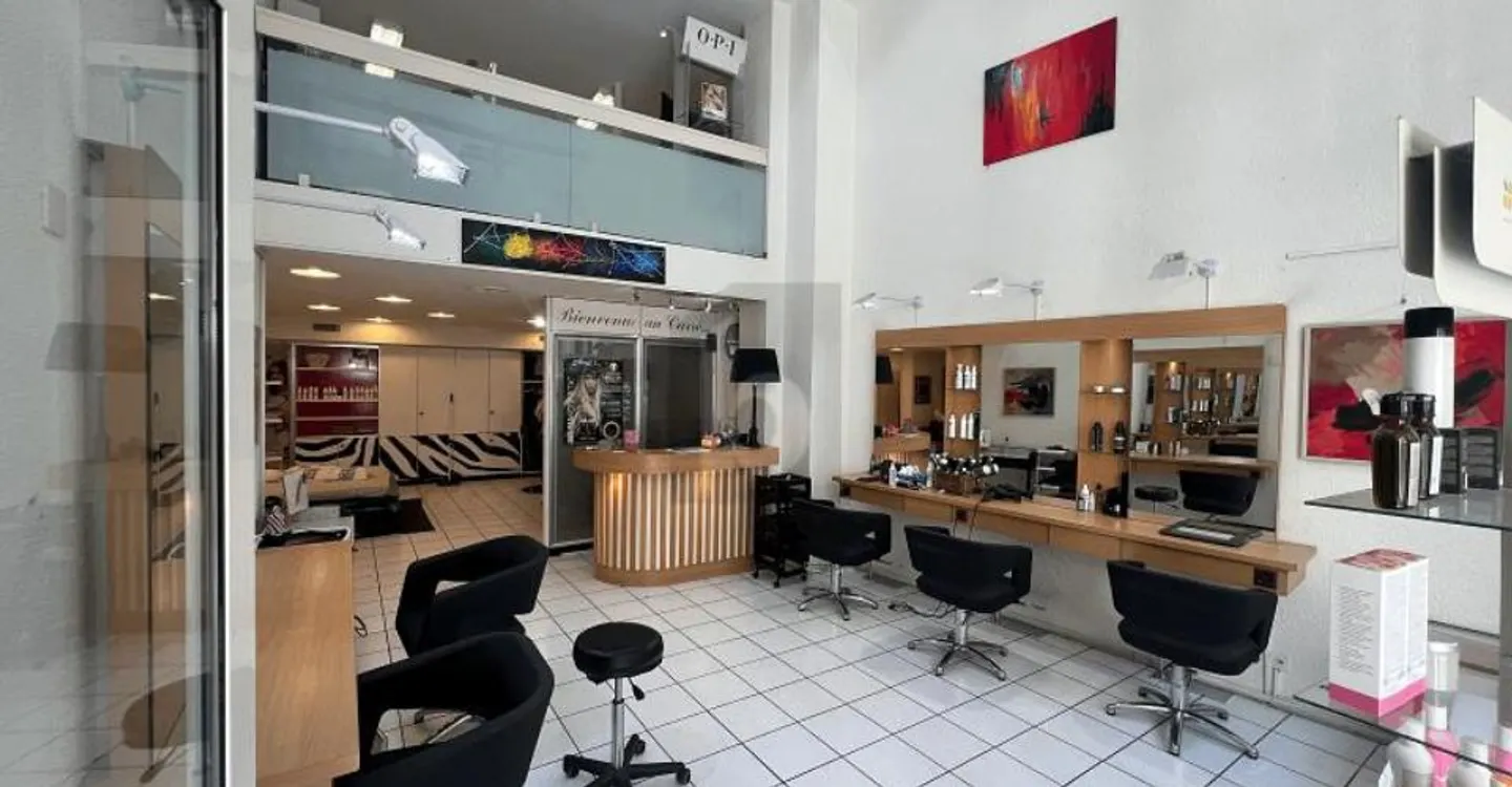 HAIR SALON IN OLD TOWN - Photo 1 of 5
