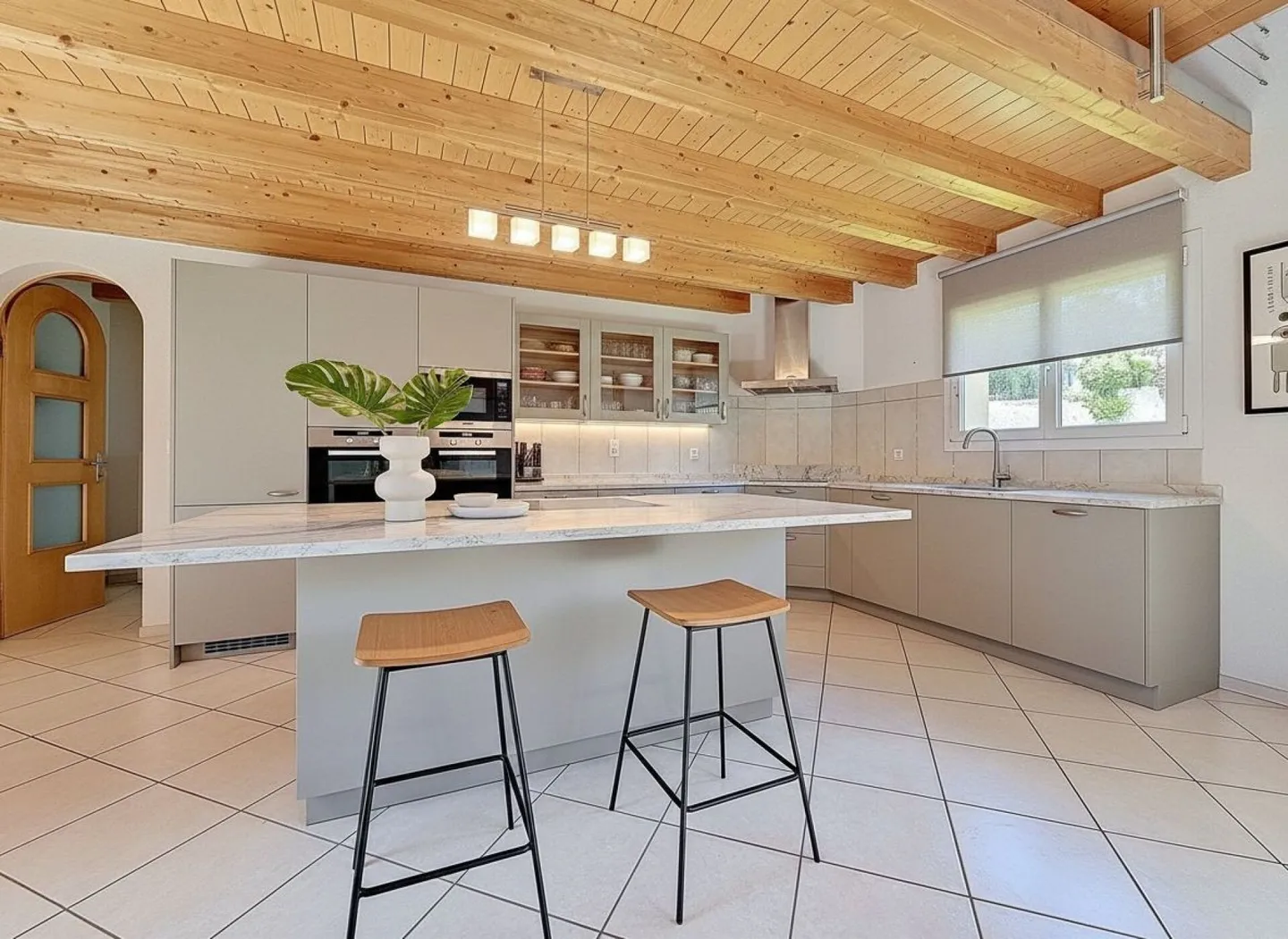 Casa Indipendente Spaziosa con Giardino - Foto 3 di 13