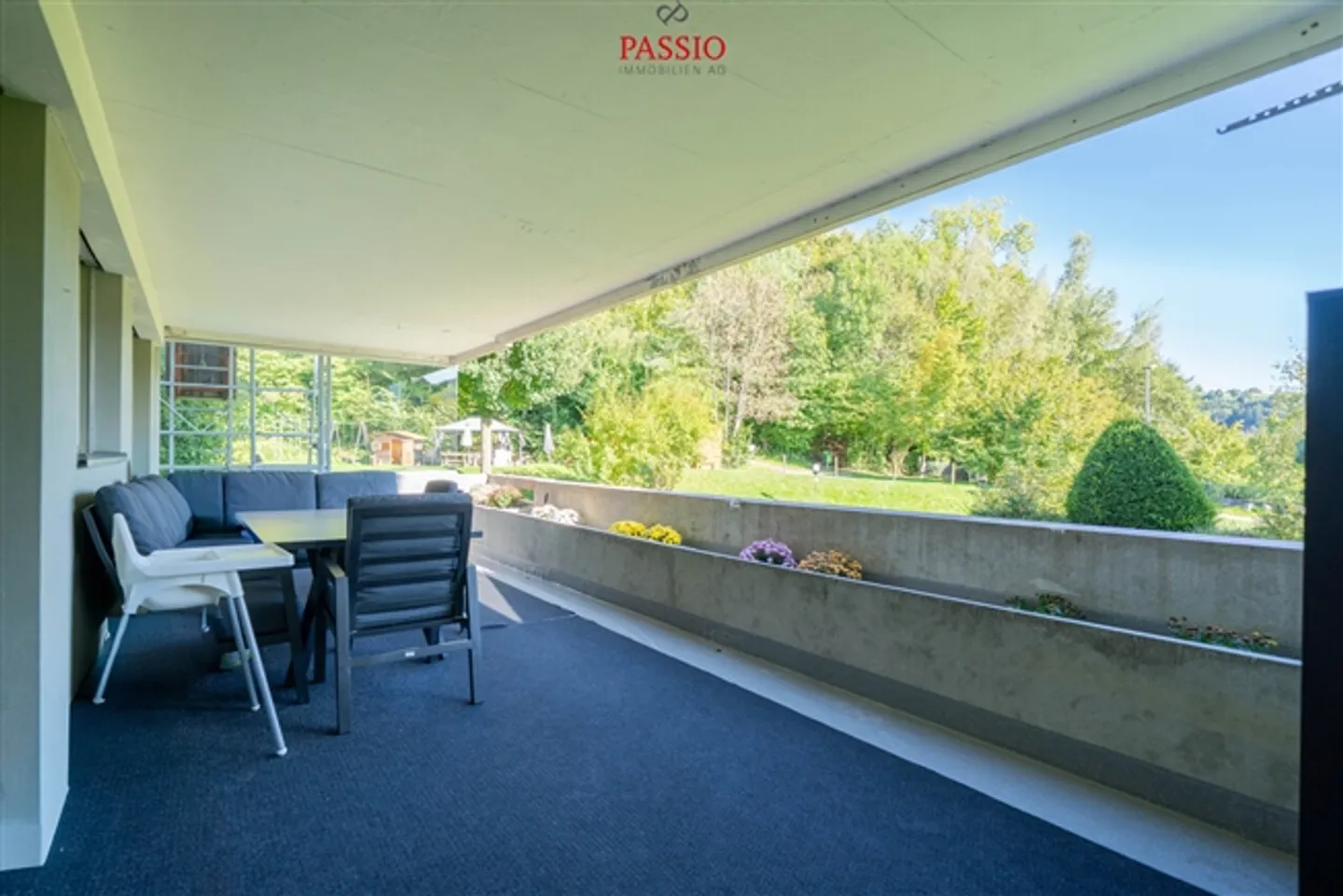 Well-kept 6-room family apartment in a quiet location with top connections - Photo 1 of 20