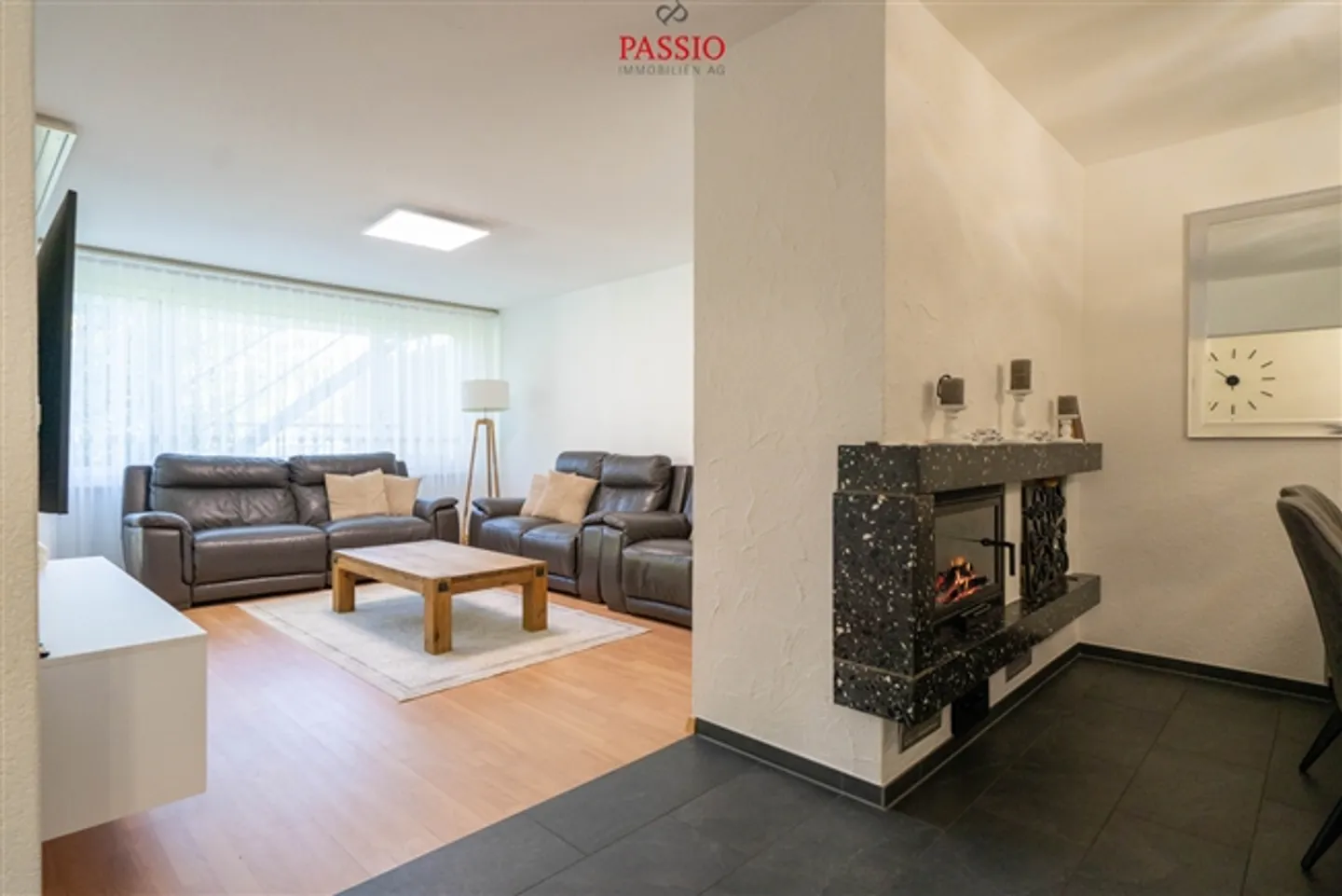 Well-kept 6-room family apartment in a quiet location with top connections - Photo 2 of 20