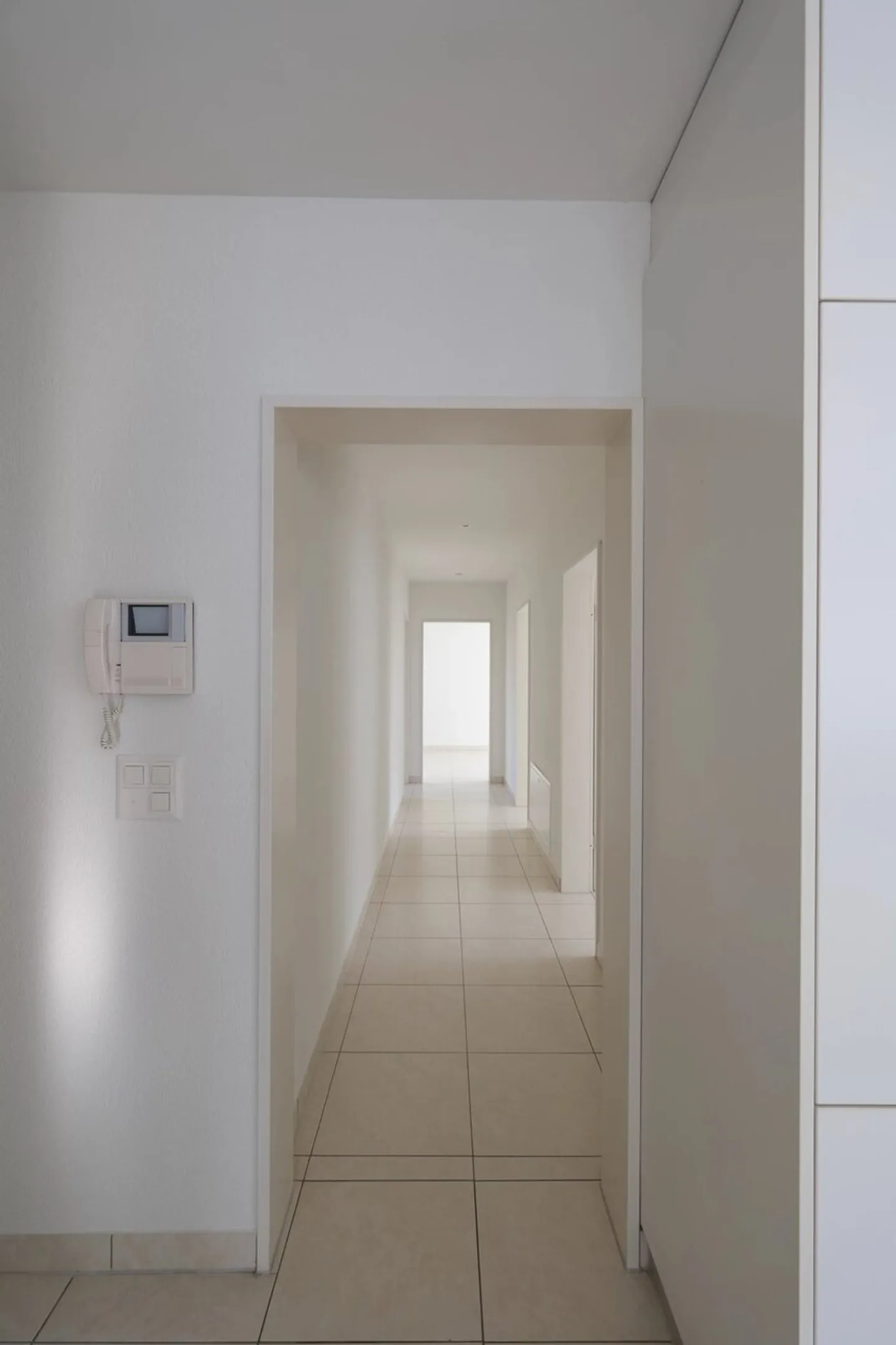 4.5 Z'-Apartment on the 1st floor with hobby room, cellar and two parking spaces - Photo 7 of 13