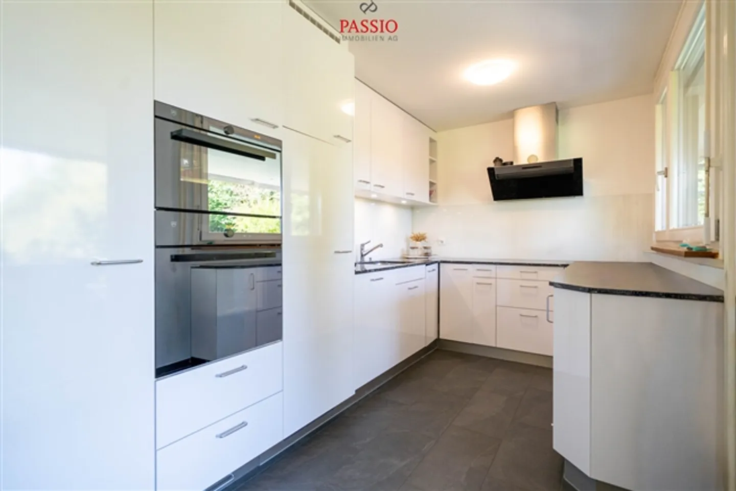 Well-kept 6-room family apartment in a quiet location with top connections - Photo 8 of 20