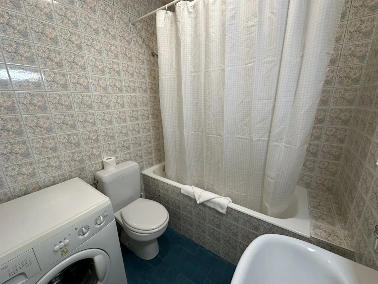 Furnished Apartment - Photo 4 of 5