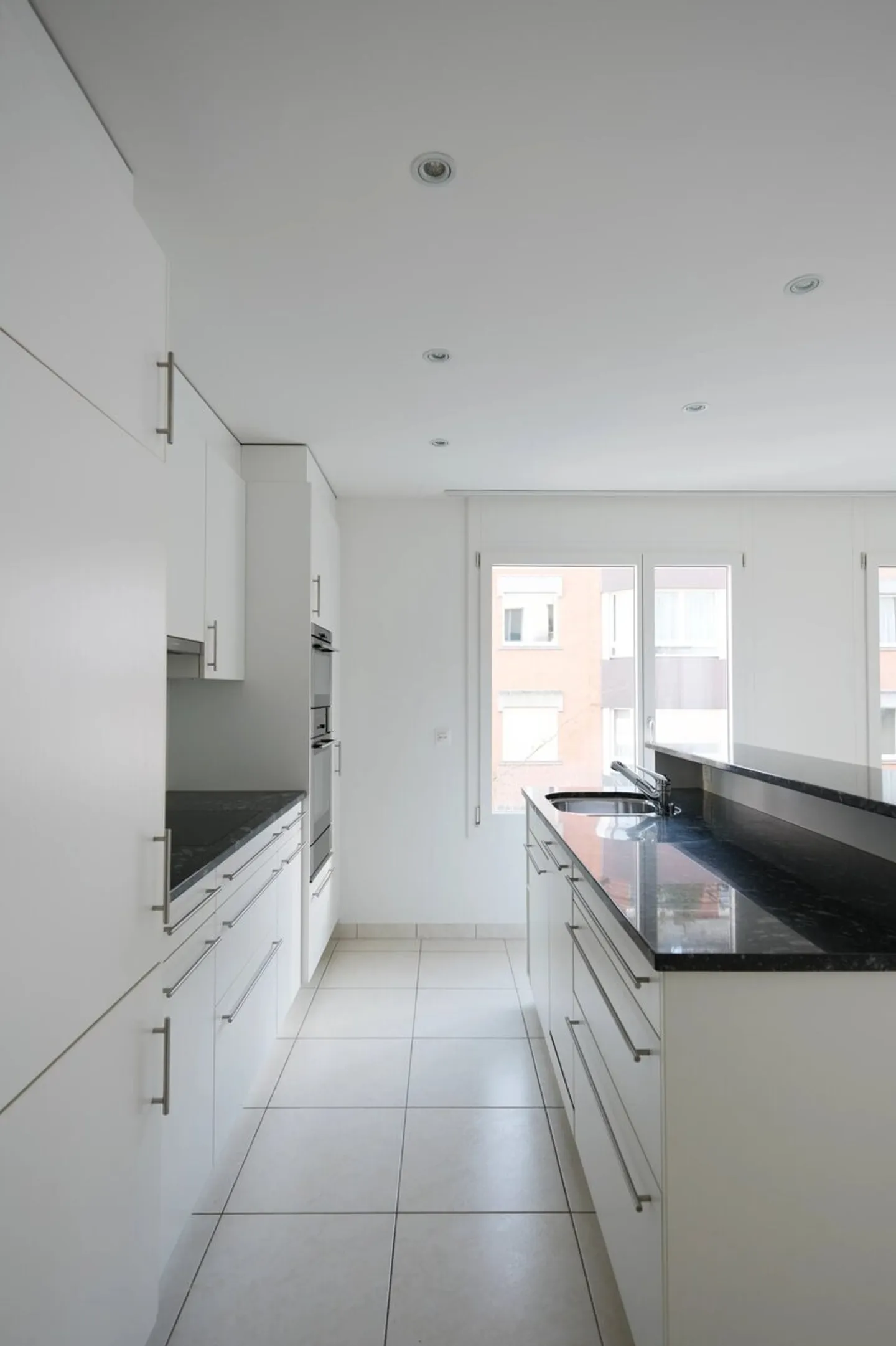 4.5 Z'-Apartment on the 1st floor with hobby room, cellar and two parking spaces - Photo 10 of 13