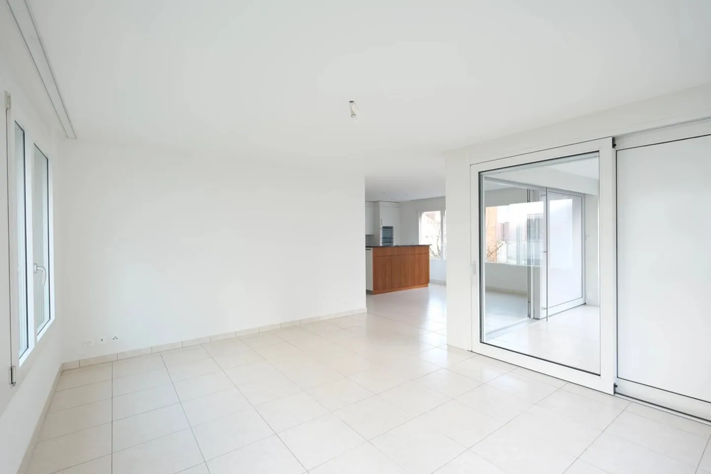 4.5 Z'-Apartment on the 1st floor with hobby room, cellar and two parking spaces - Photo 11 of 13