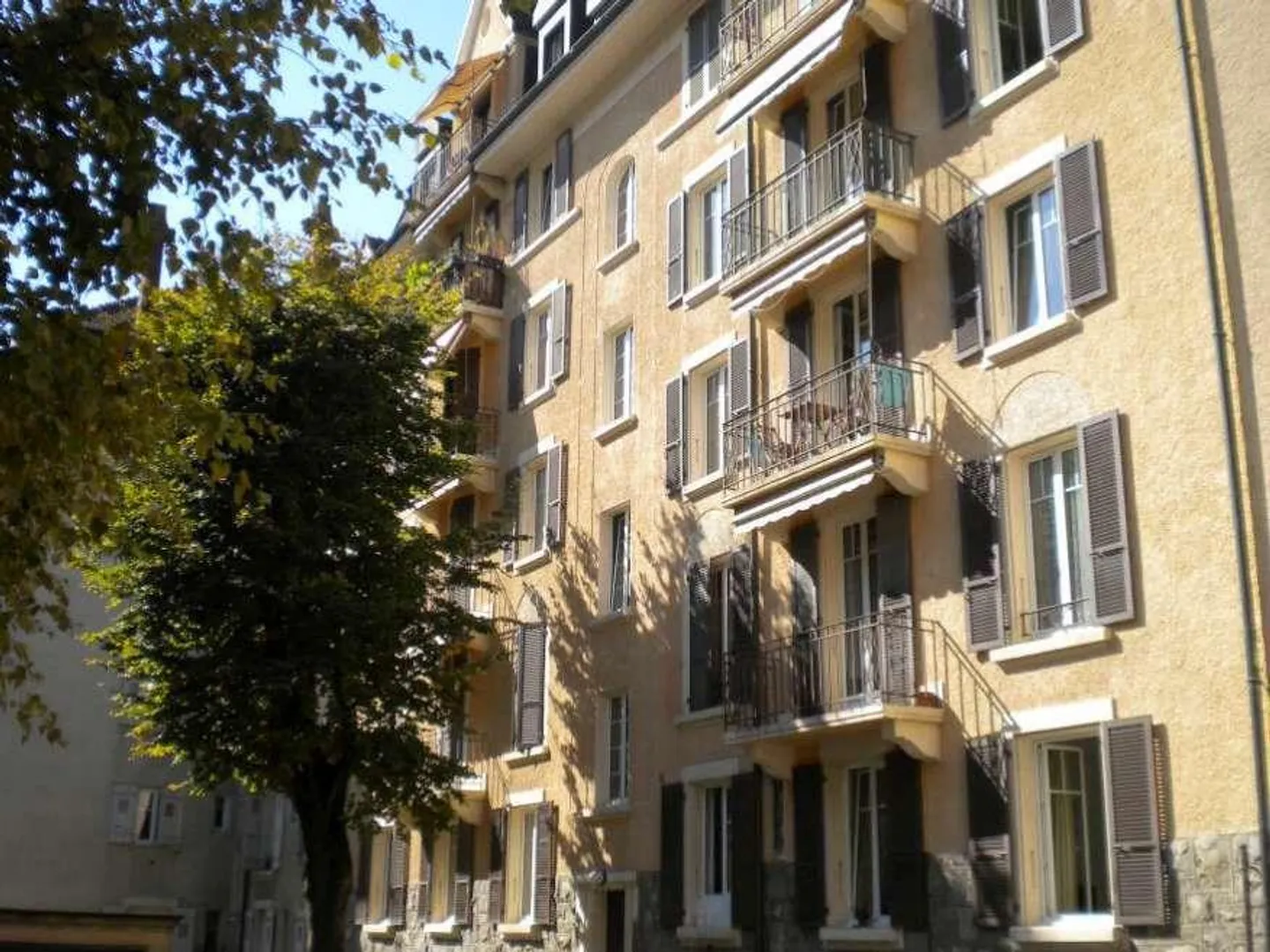 A stone's throw from Lausanne train station - Photo 2 of 4