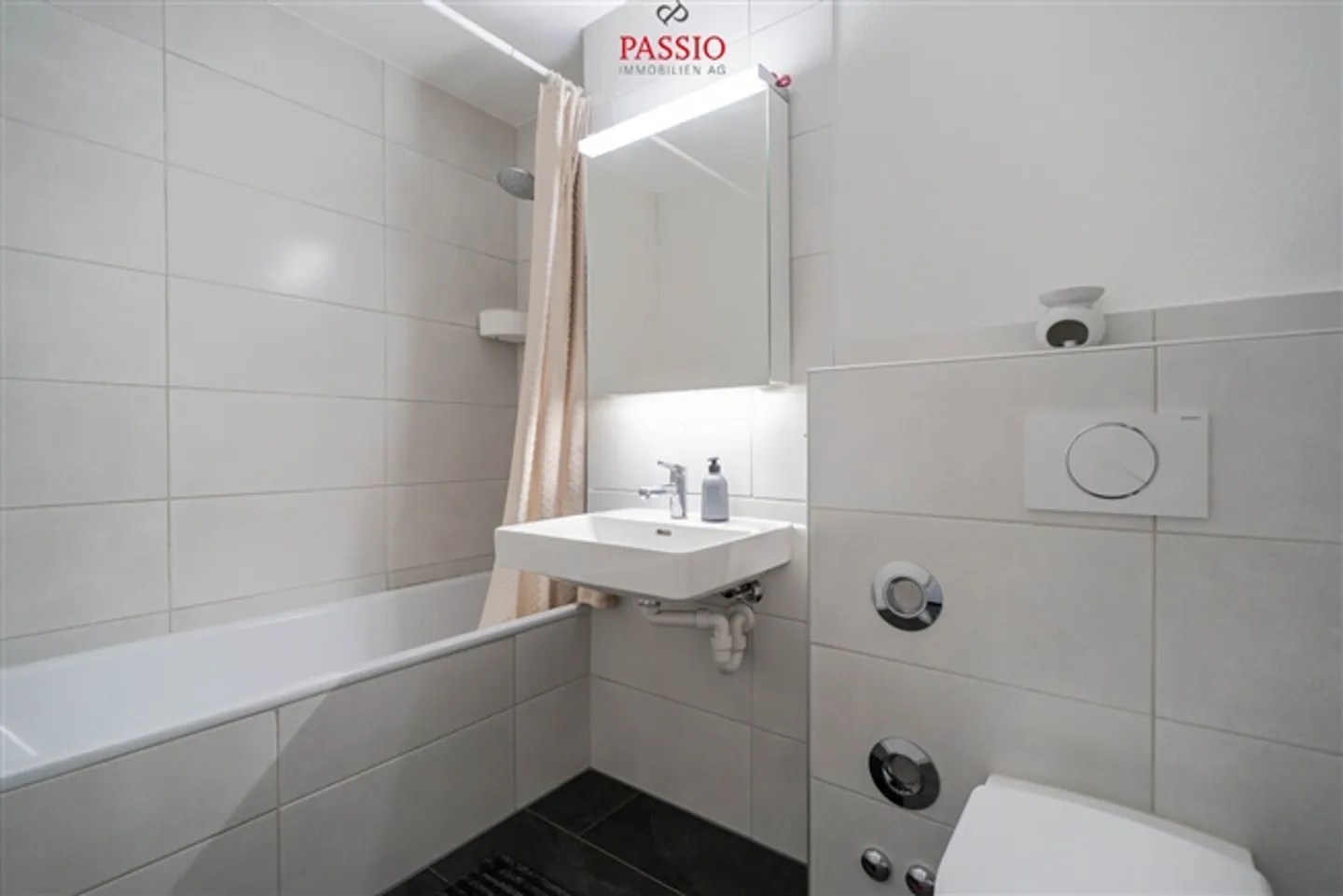 Well-kept 6-room family apartment in a quiet location with top connections - Photo 11 of 20