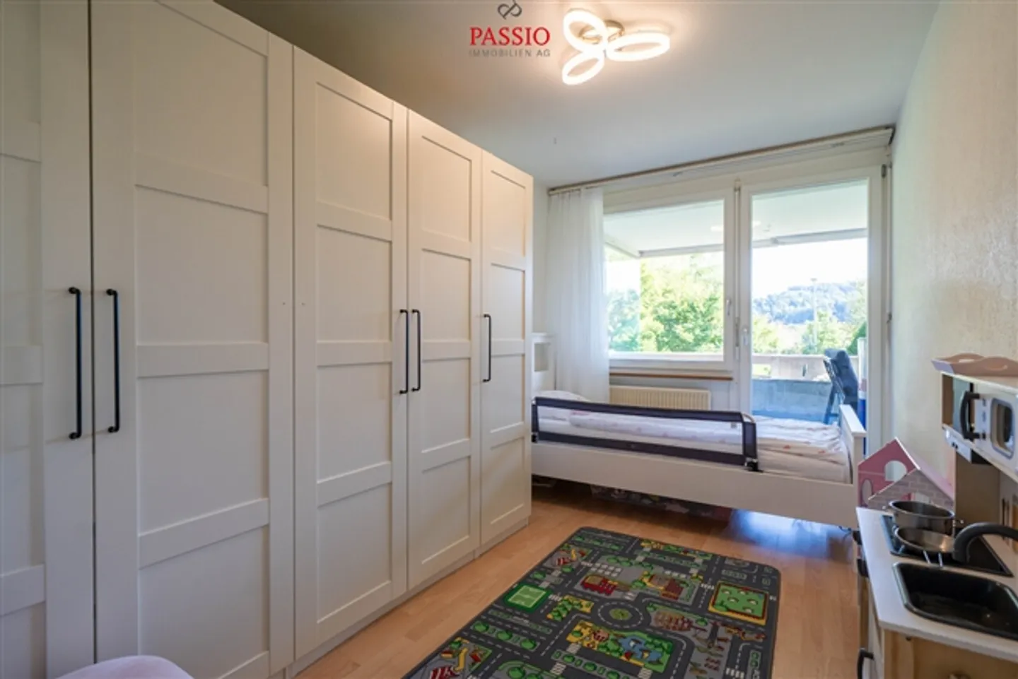 Well-kept 6-room family apartment in a quiet location with top connections - Photo 17 of 20