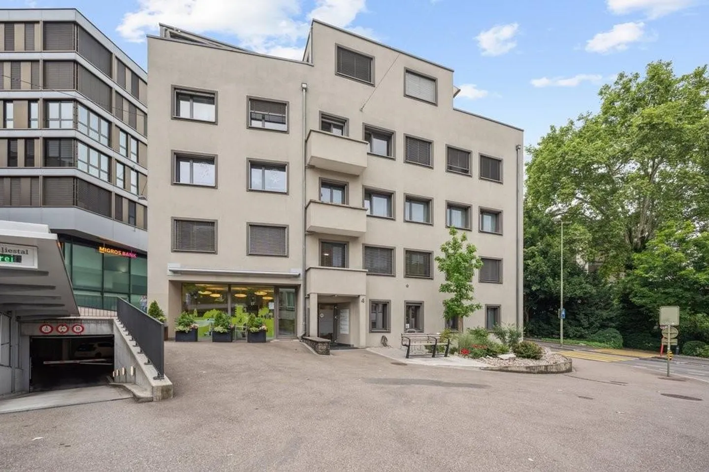 Bel appartement dans un immeuble commercial - Photo 1 sur 5