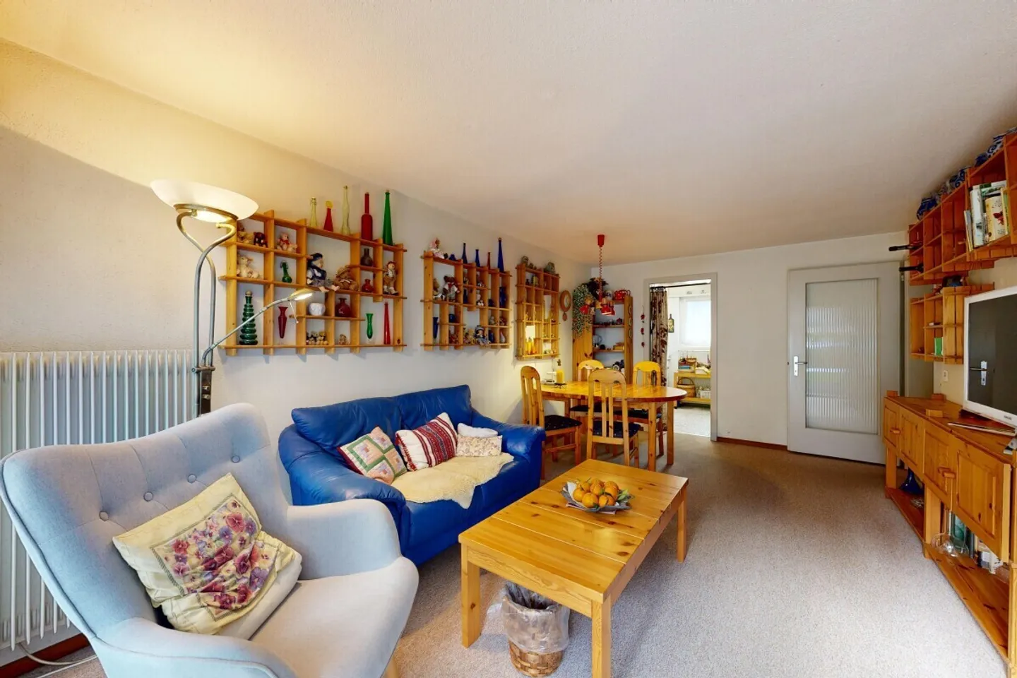 Cozy 4-room apartment just steps from the lake - Photo 5 of 12