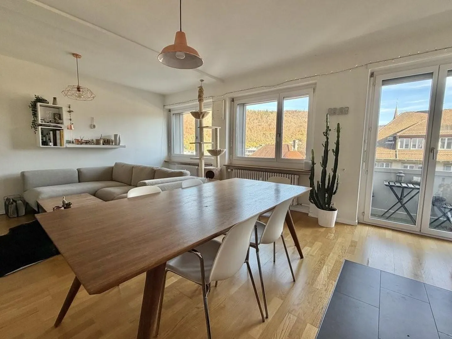 Bel appartement dans un immeuble commercial - Photo 3 sur 5