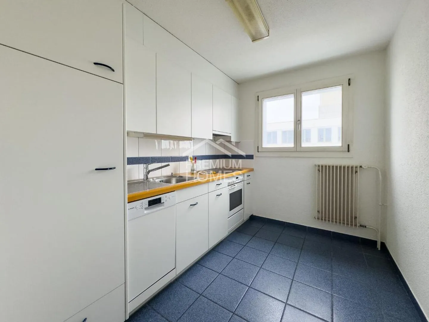 SPACE FOR THE WHOLE FAMILY! - Photo 4 of 5