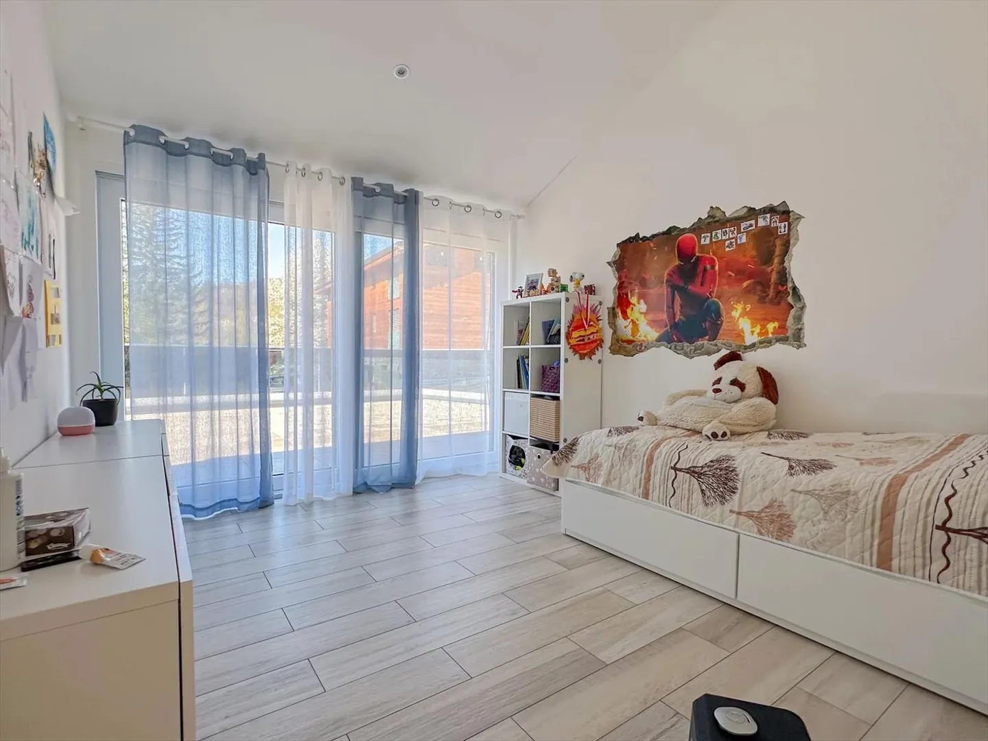 Crans-Montana Region | Magnificent Individual Modern Villa - Photo 10 of 12