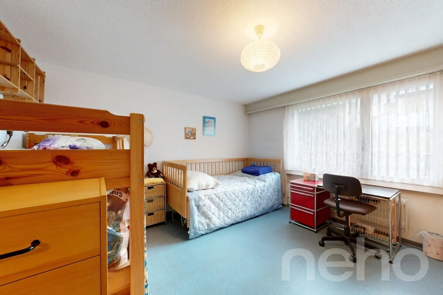 Cozy 4-room apartment just steps from the lake - Photo 9 of 12