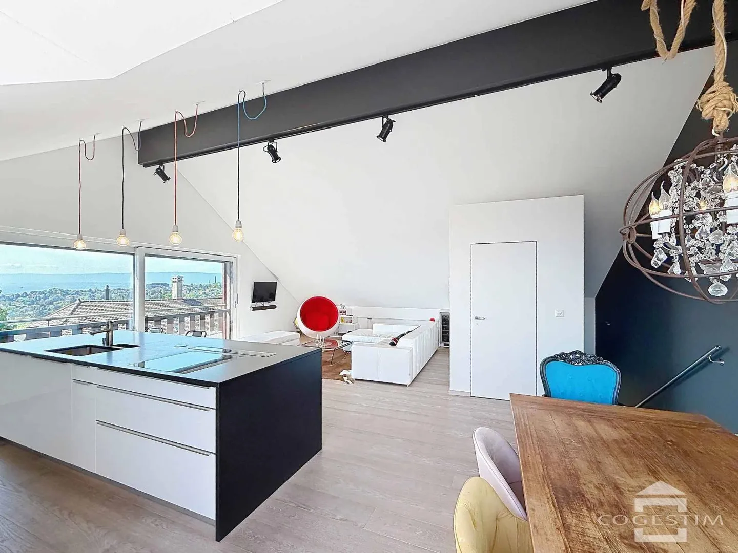 Spacieux Duplex de 5.5 Pièces avec Terrasse et Vue sur le Lac Léman - Photo 4 sur 13