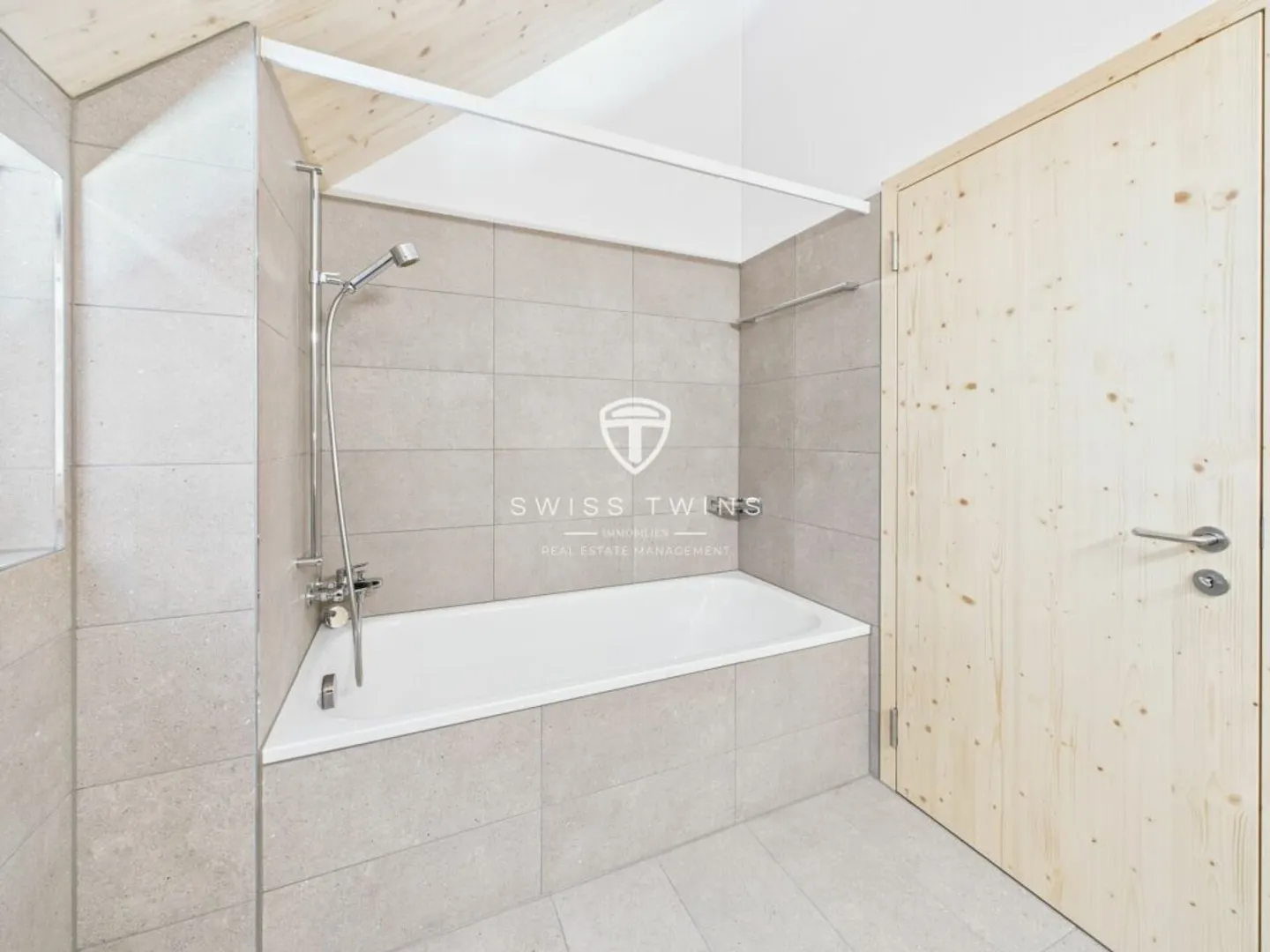 Vivere con vista - Maisonette di 4,5 stanze nel verde - Foto 13 di 26