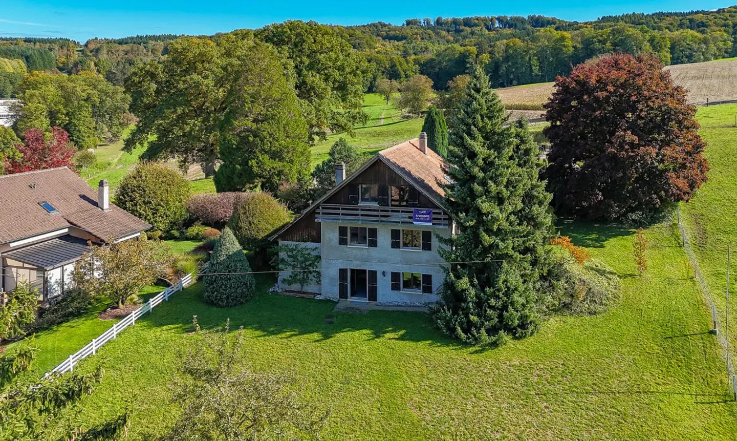 Lumière, espace et potentiel: Charmante villa individuelle avec jardin - Photo 2 sur 11