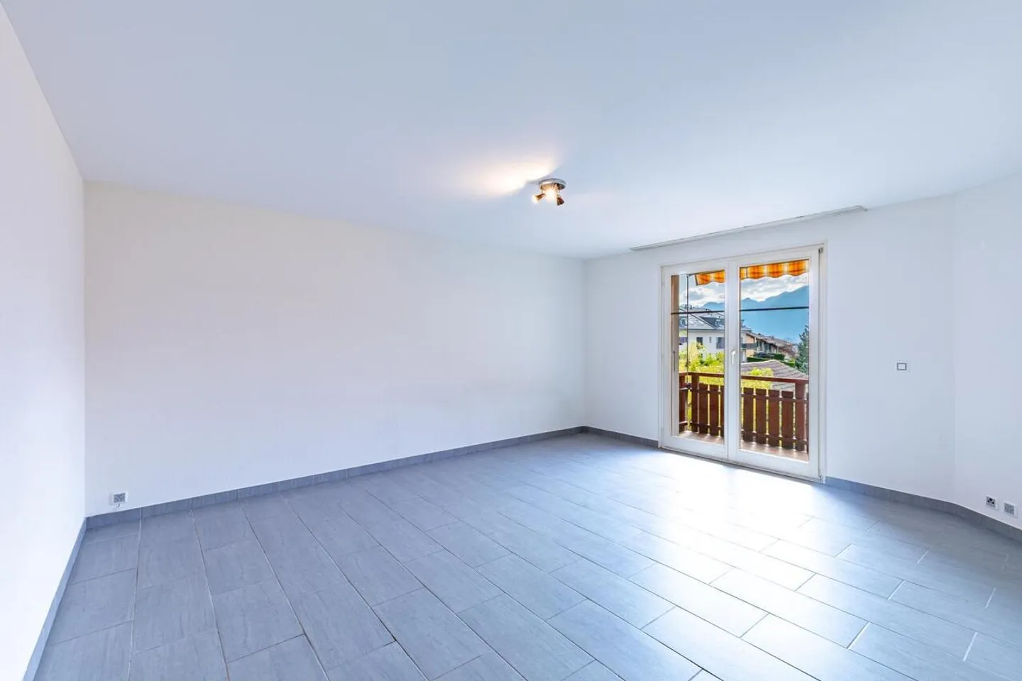 Appartement mit ruhiger Lage und Nähe zum Zentrum von Blonay! - Foto 2 von 12