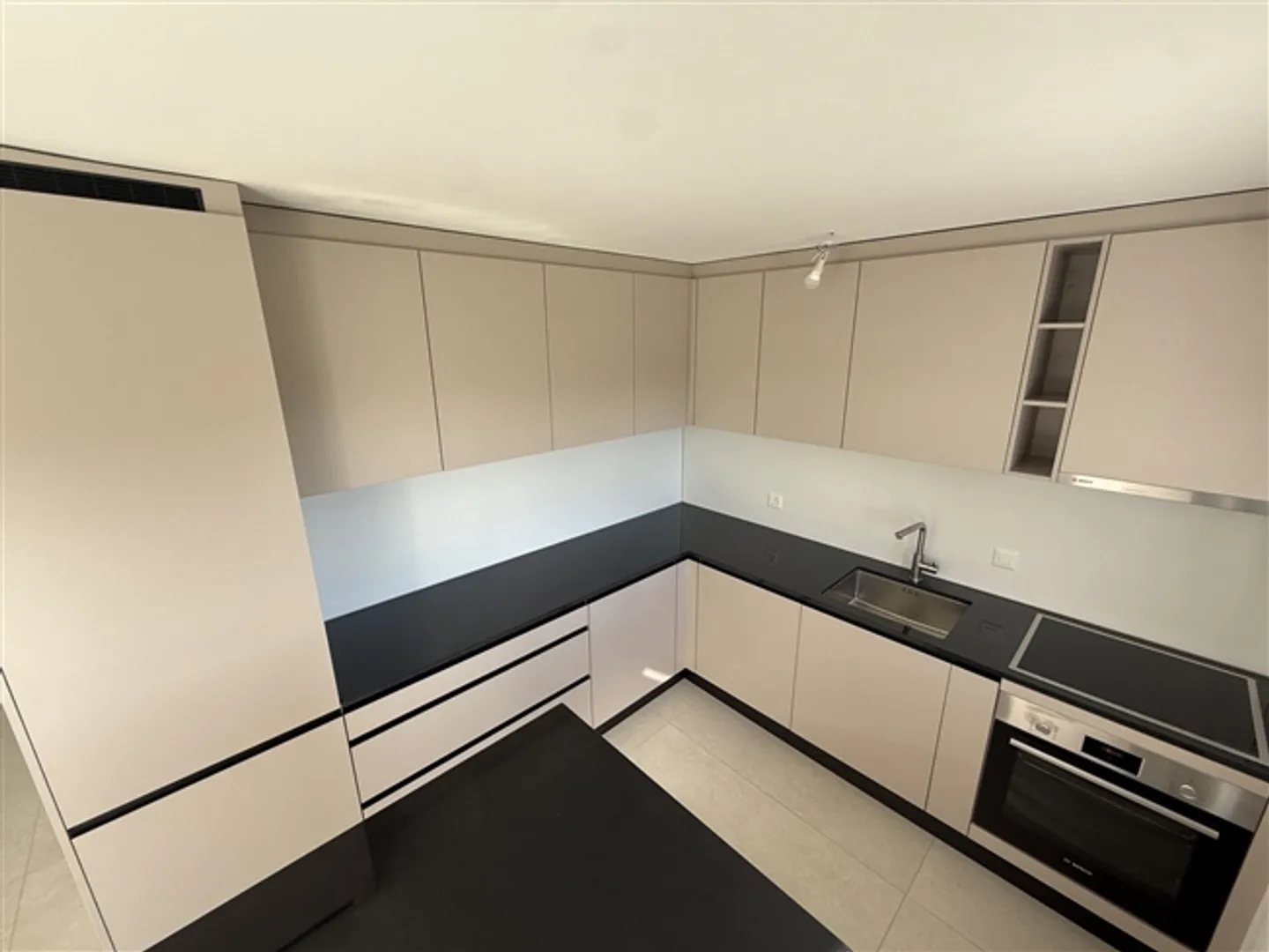 Appartamento 3,5 locali, completamente ristrutturato a Corcelles-près-Payerne - Foto 3 di 9