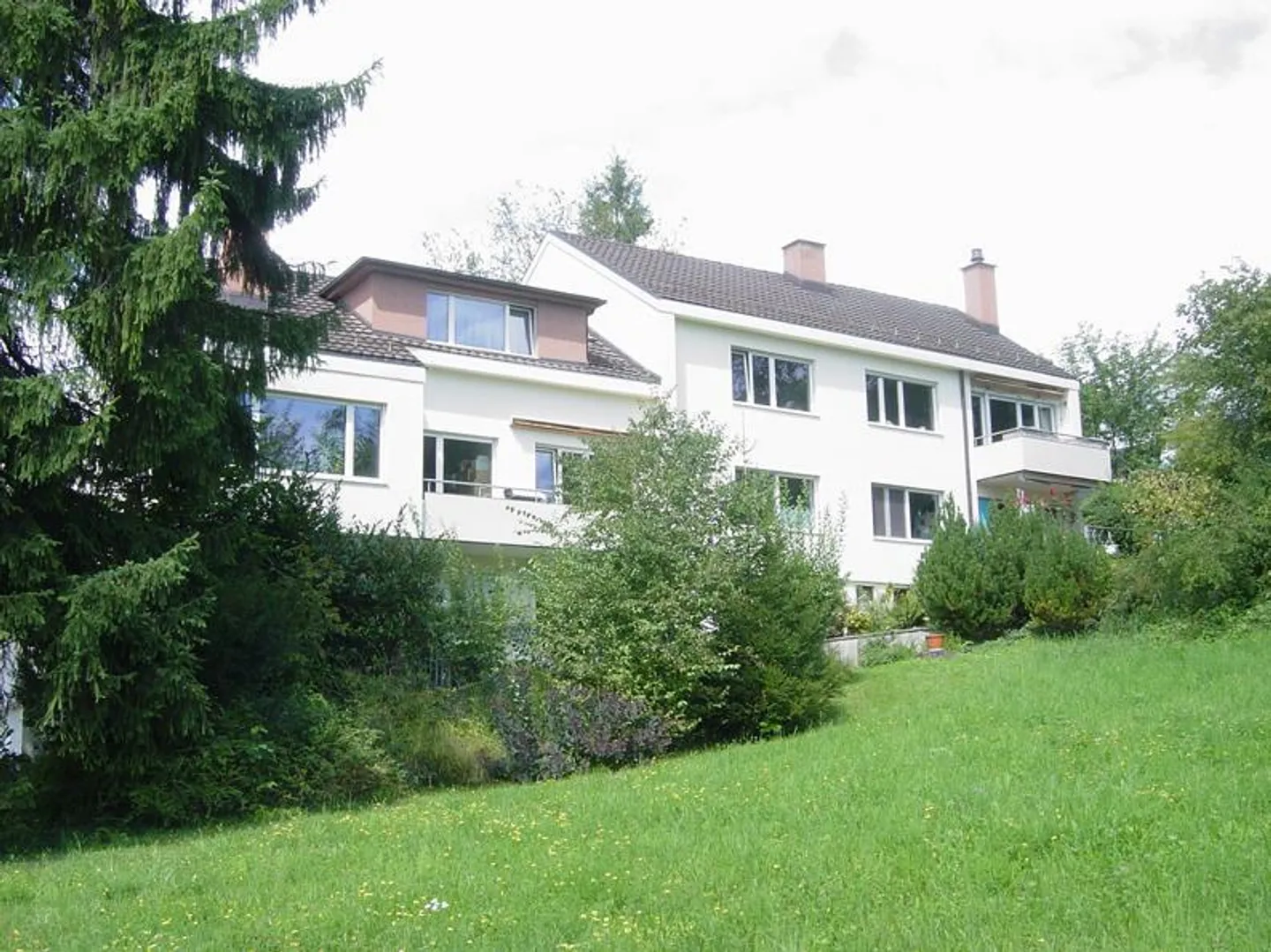 Appartement spacieux de 4,5 pièces avec terrasse étendue à Herrliberg - Photo 1 sur 8