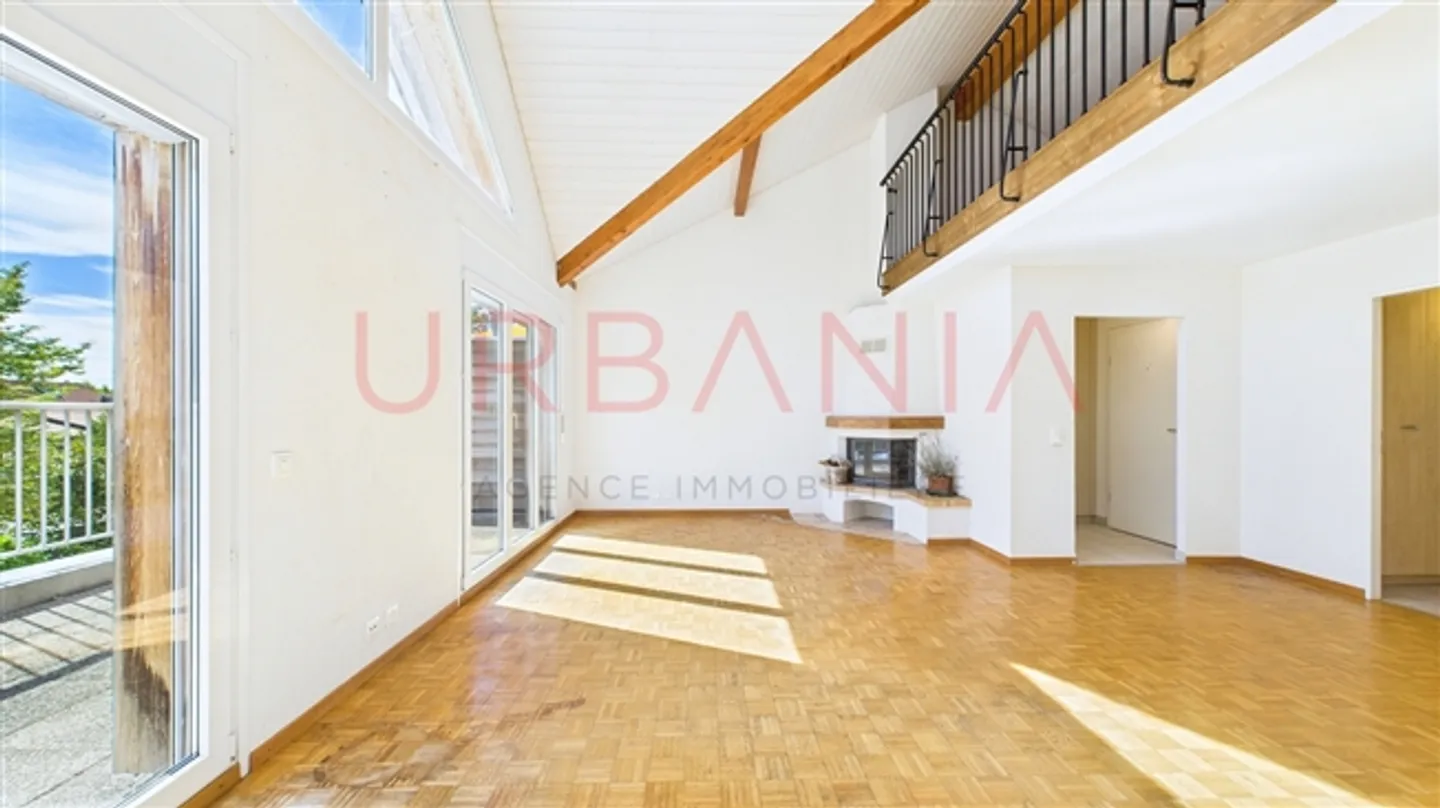 Beautiful apartment of 191m² with terrace and mezzanine - Photo 2 of 16