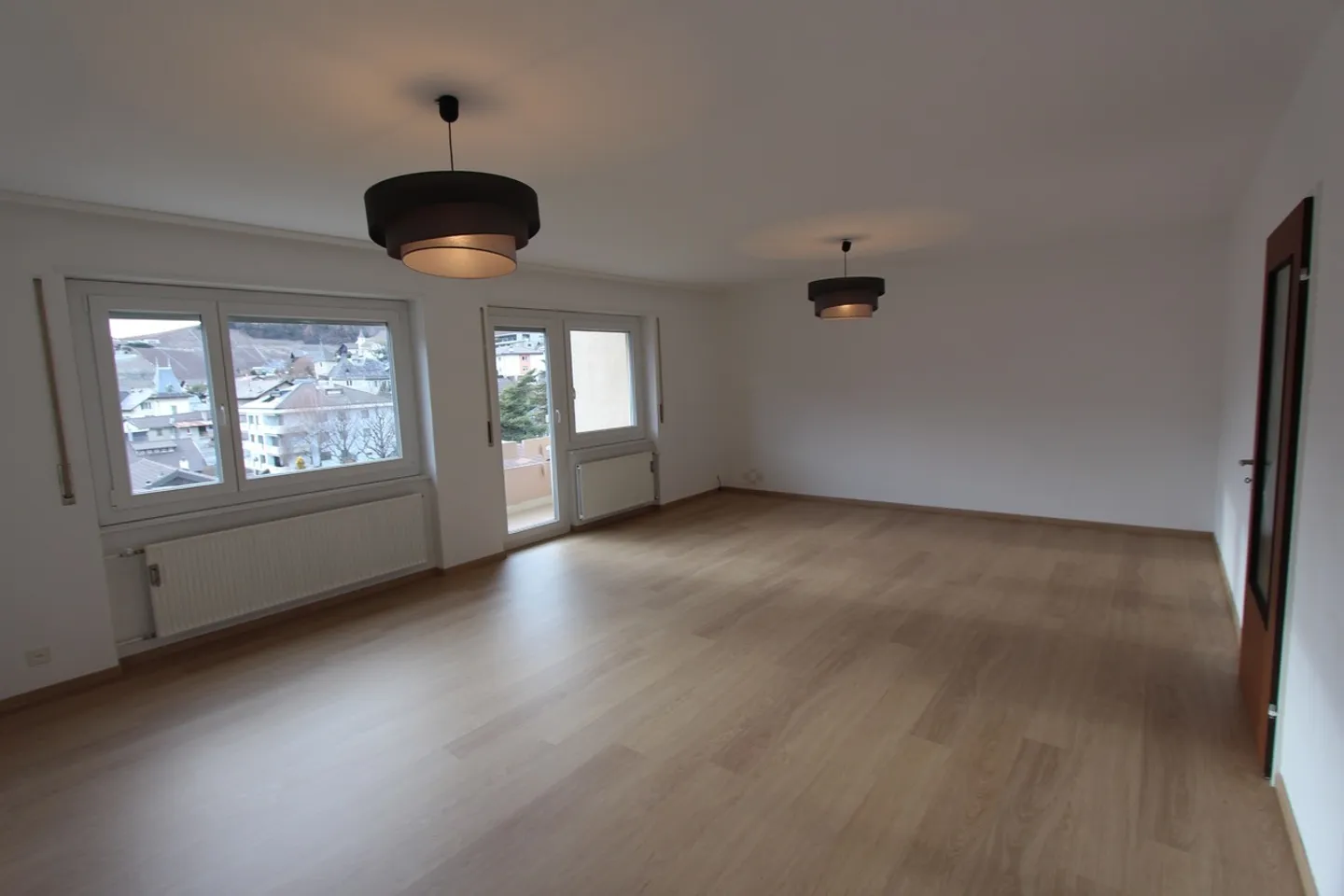 4.5-ROOM APARTMENT ON THE HEIGHTS OF SIERRE - Photo 1 of 15