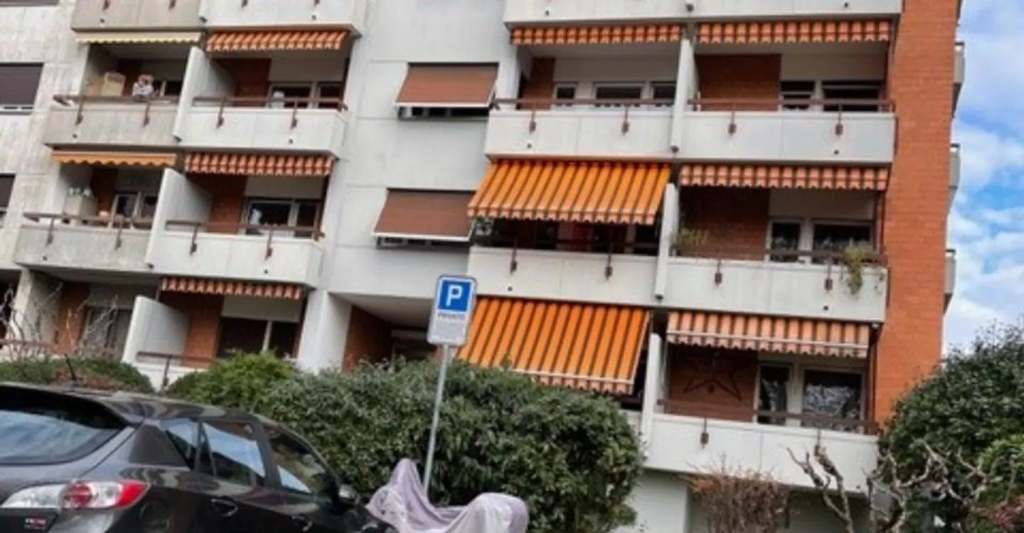 Appartamento ristrutturato con balconi - Foto 9 di 10
