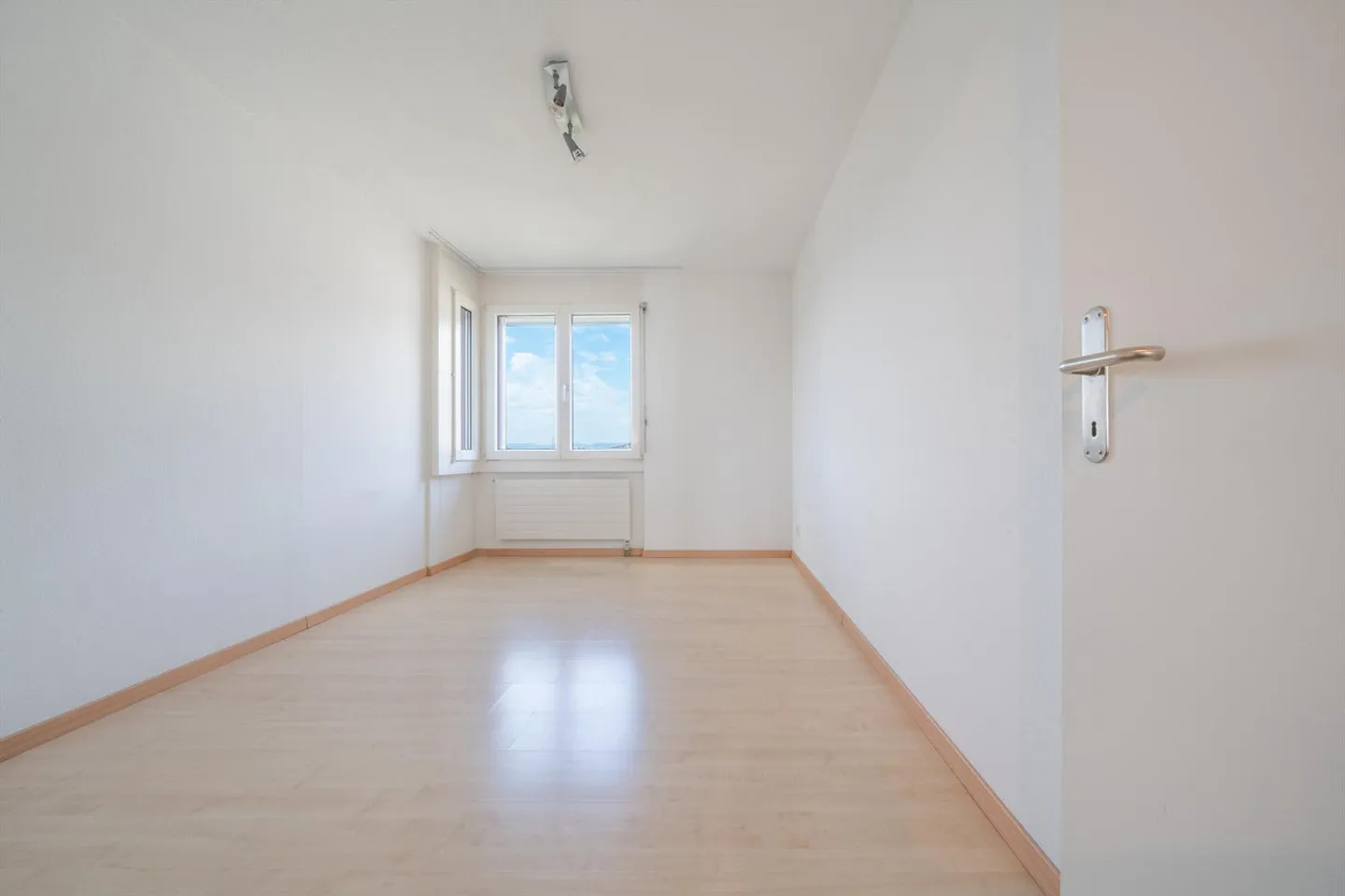 Centrally Located Apartment with a View - Photo 7 of 10