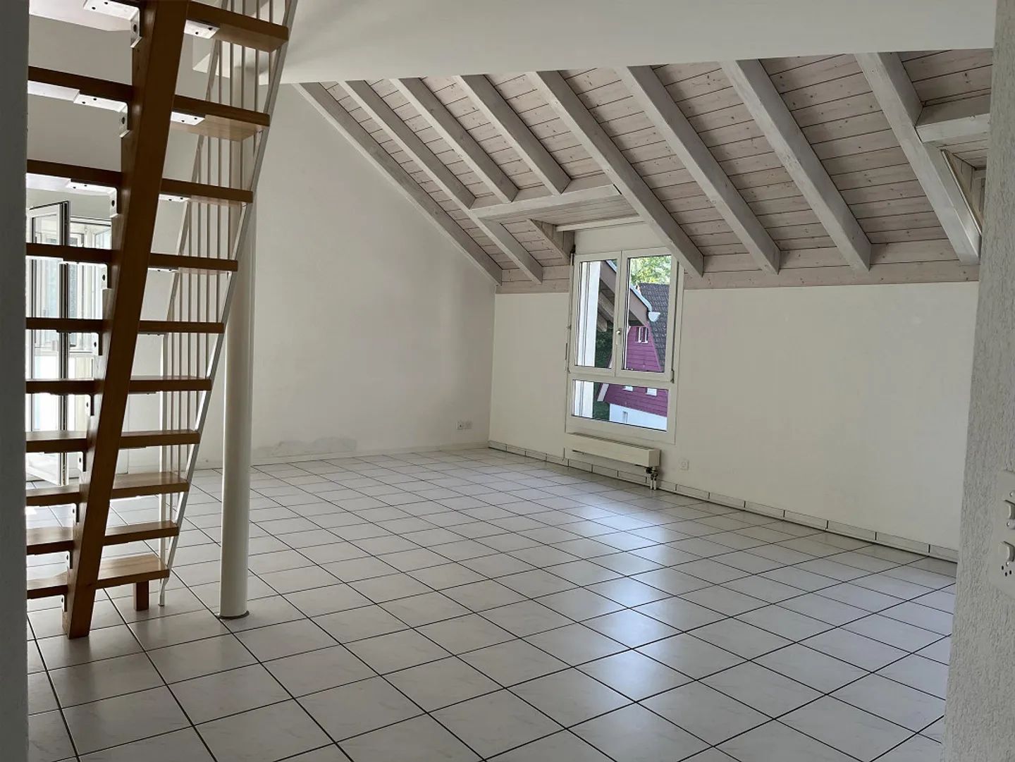 Belle, lumineuse appartement de 3.5 pièces avec grande galerie - Photo 4 sur 14
