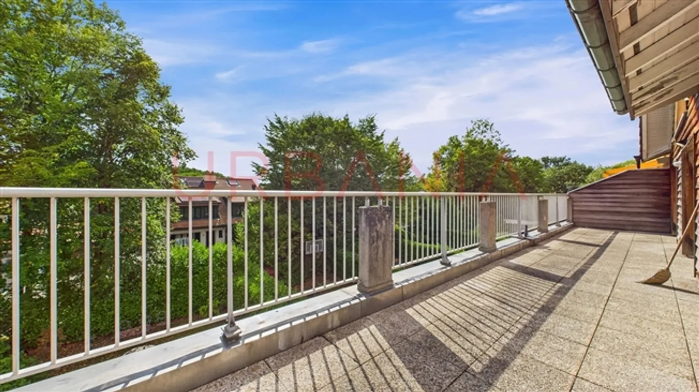 Beautiful apartment of 191m² with terrace and mezzanine - Photo 6 of 16