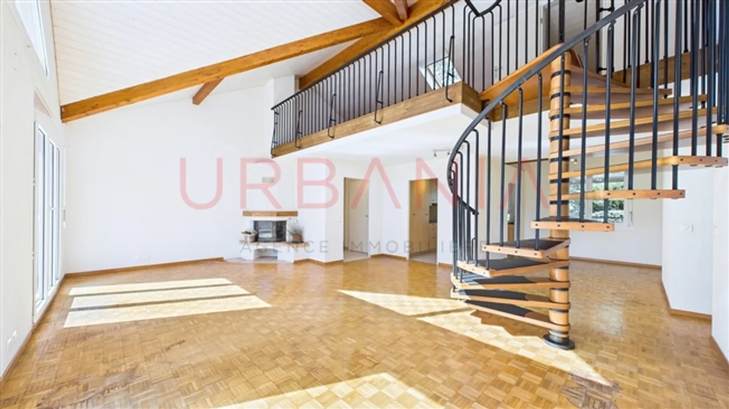 Beautiful apartment of 191m² with terrace and mezzanine - Photo 8 of 16