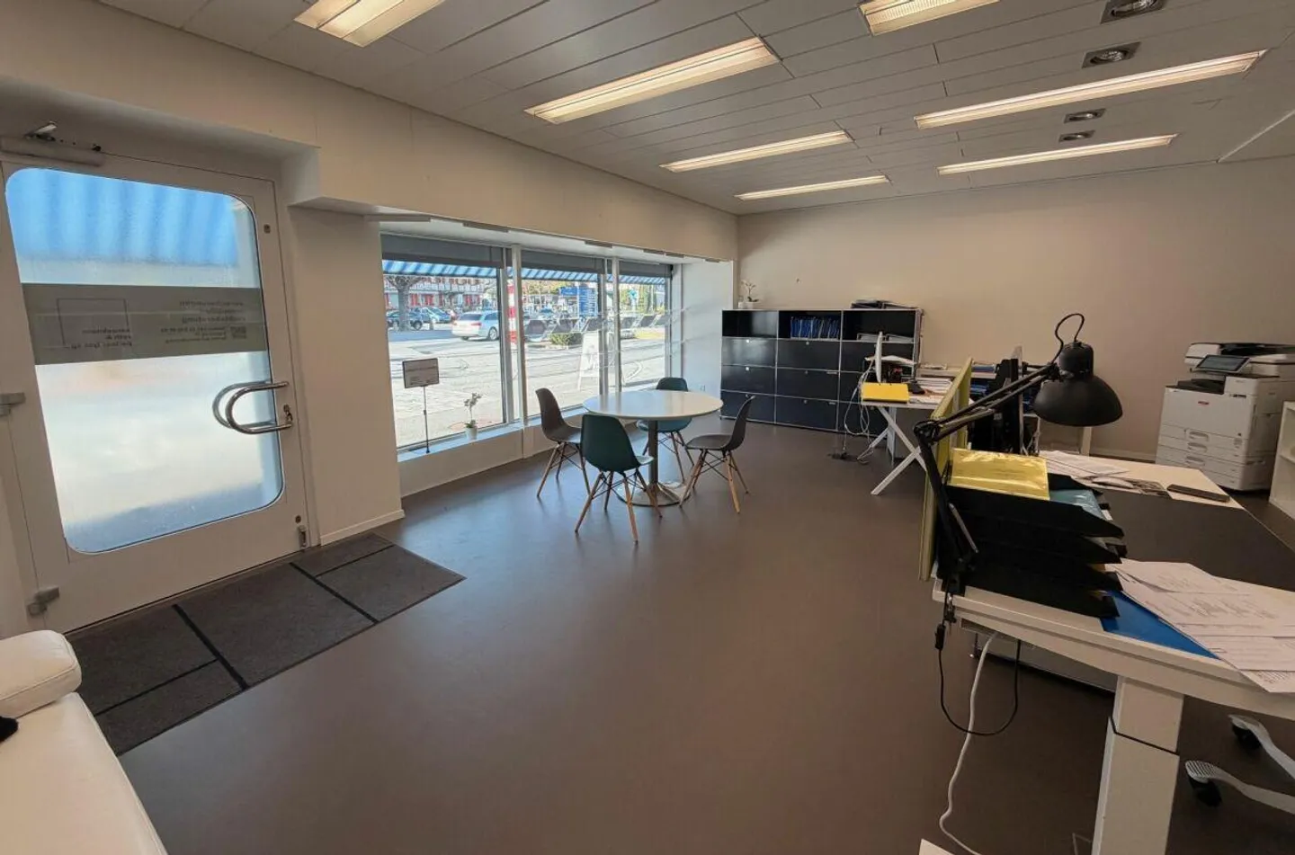 89 m2 Bürofläche an bester Lage, mitten in Lyss! - Foto 2 von 6