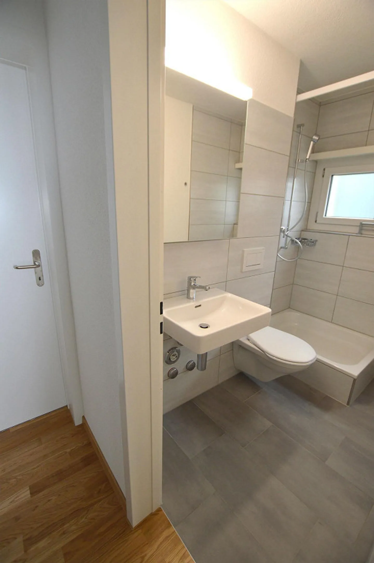 Appartamento 2.5 locali in una posizione tranquilla a Oberwinterthur - Foto 4 di 6