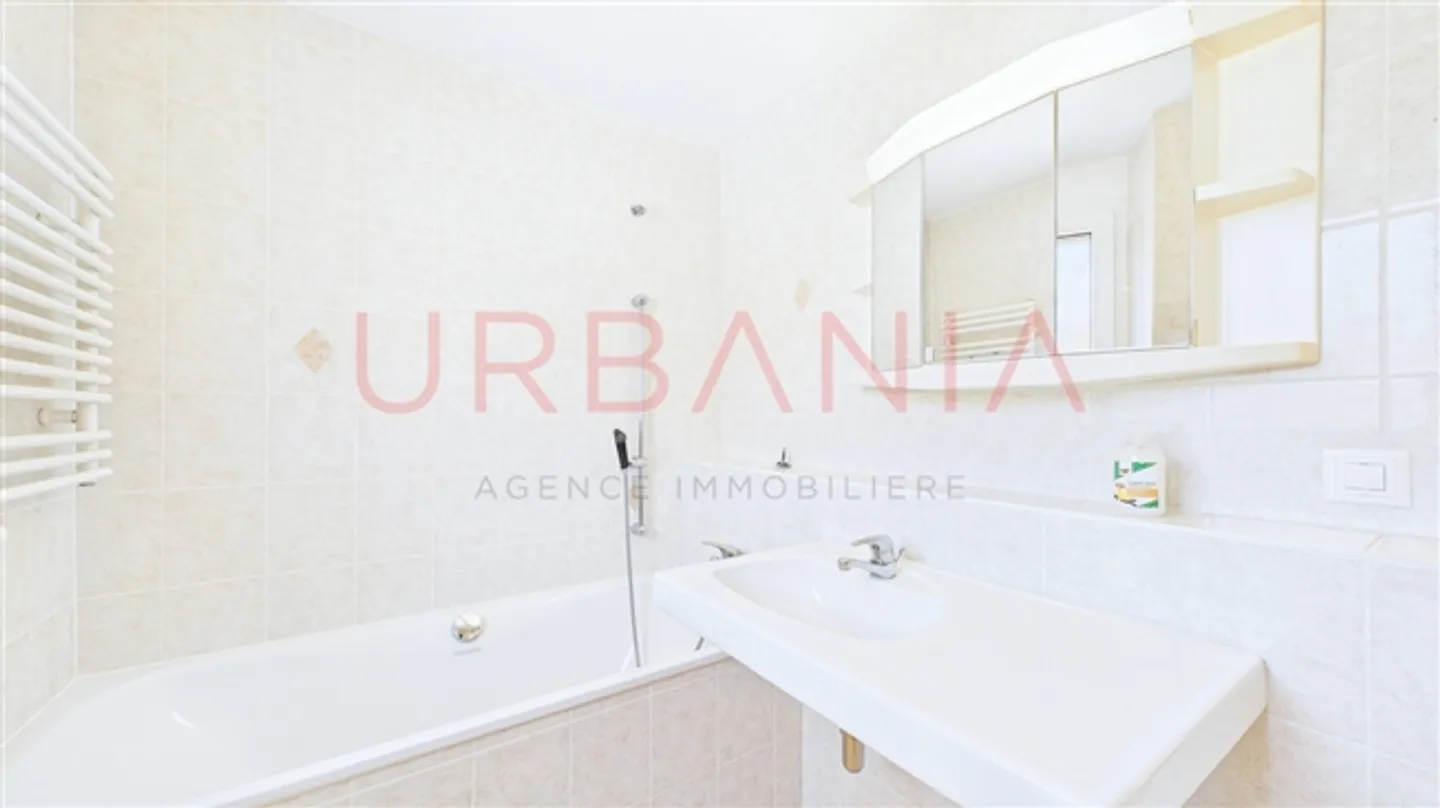 Beautiful apartment of 191m² with terrace and mezzanine - Photo 12 of 16