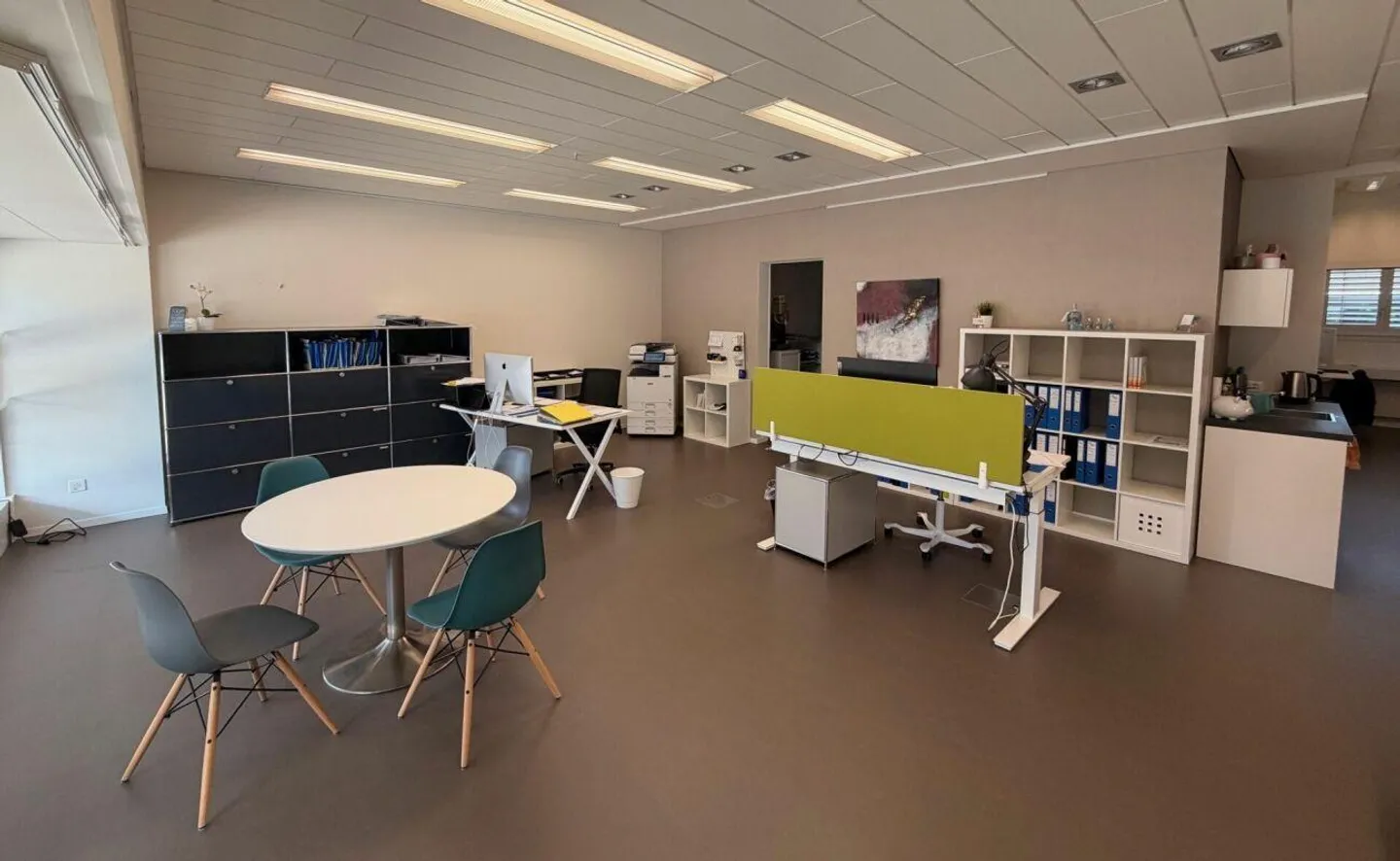 89 m2 Bürofläche an bester Lage, mitten in Lyss! - Foto 3 von 6