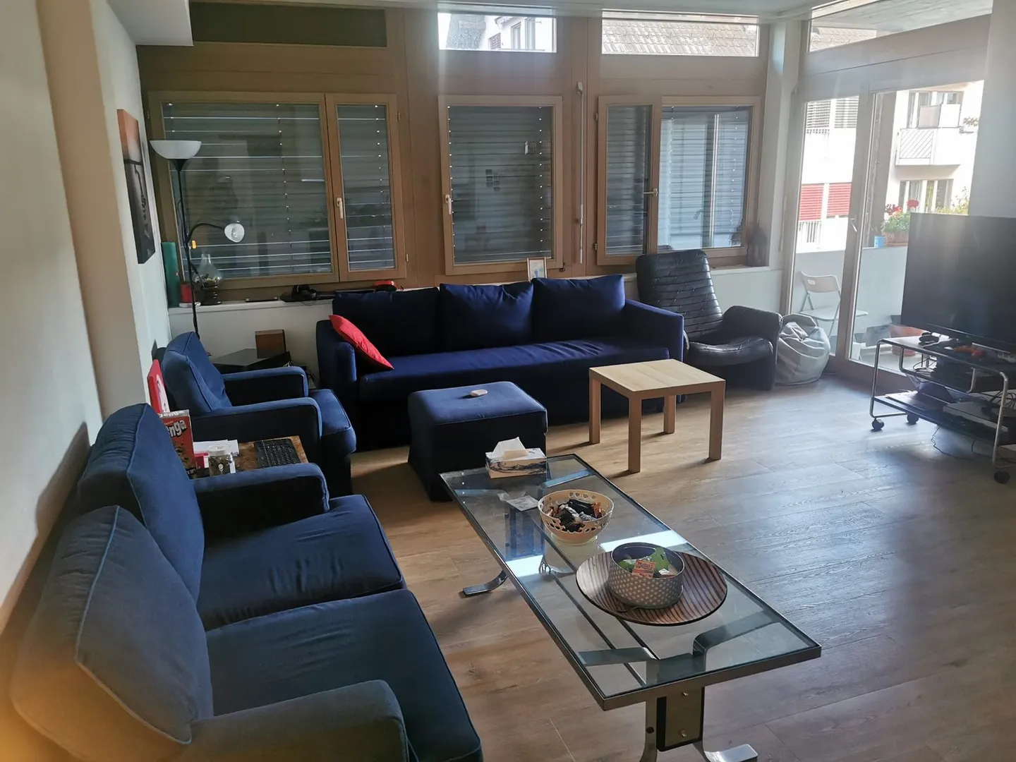 Spacious 2.5-Room Apartment - Photo 2 of 8