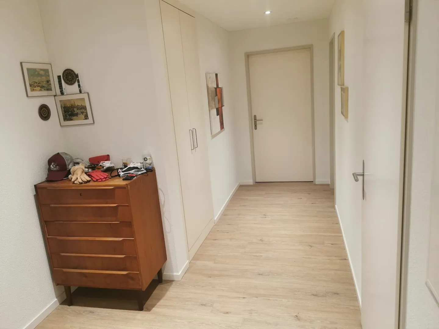 Spacious 2.5-Room Apartment - Photo 5 of 8