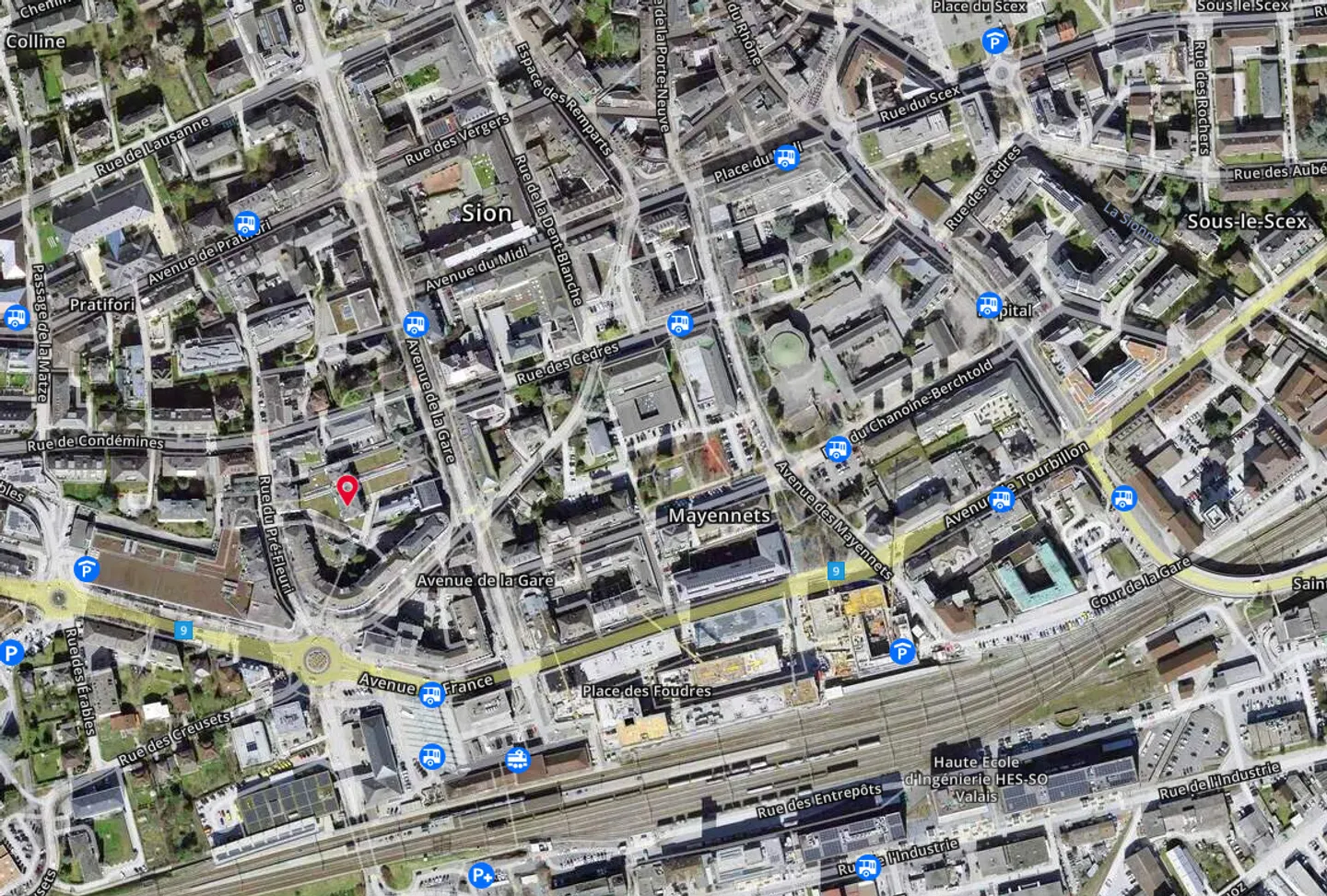 SION, ATTIQUE 1,5 pièce
terrasse au coeur de la ville - Photo 12 sur 13