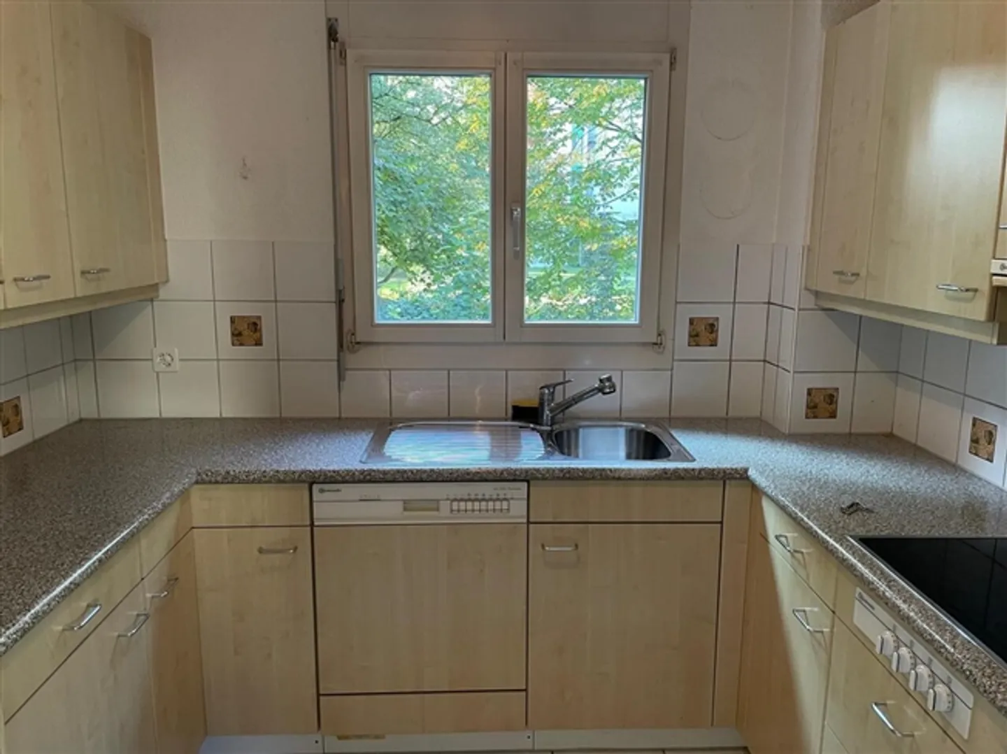 Appartement au rez-de-chaussée attrayant avec jardin (dans le cadre d'un processus d'enchères) - Photo 4 sur 11