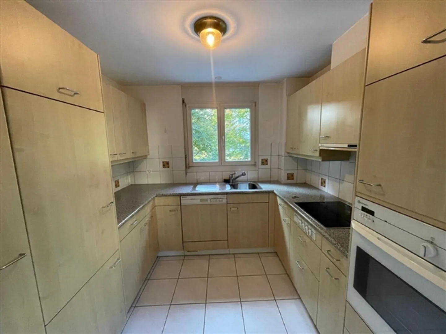 Appartement au rez-de-chaussée attrayant avec jardin (dans le cadre d'un processus d'enchères) - Photo 5 sur 11