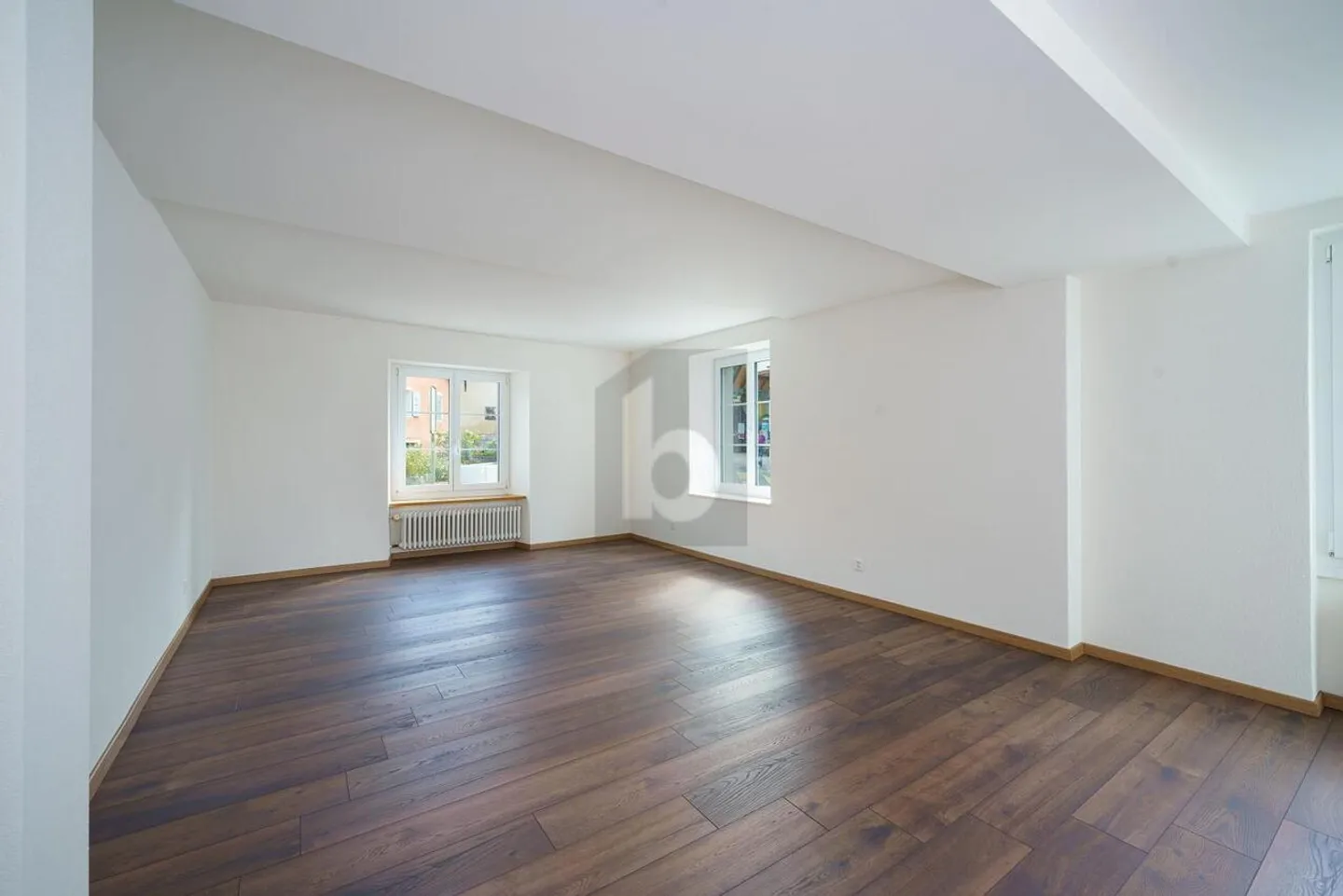 RÉNOVÉ RÉCEMMENT, CENTRAL & SPACIEUX - Photo 1 sur 5