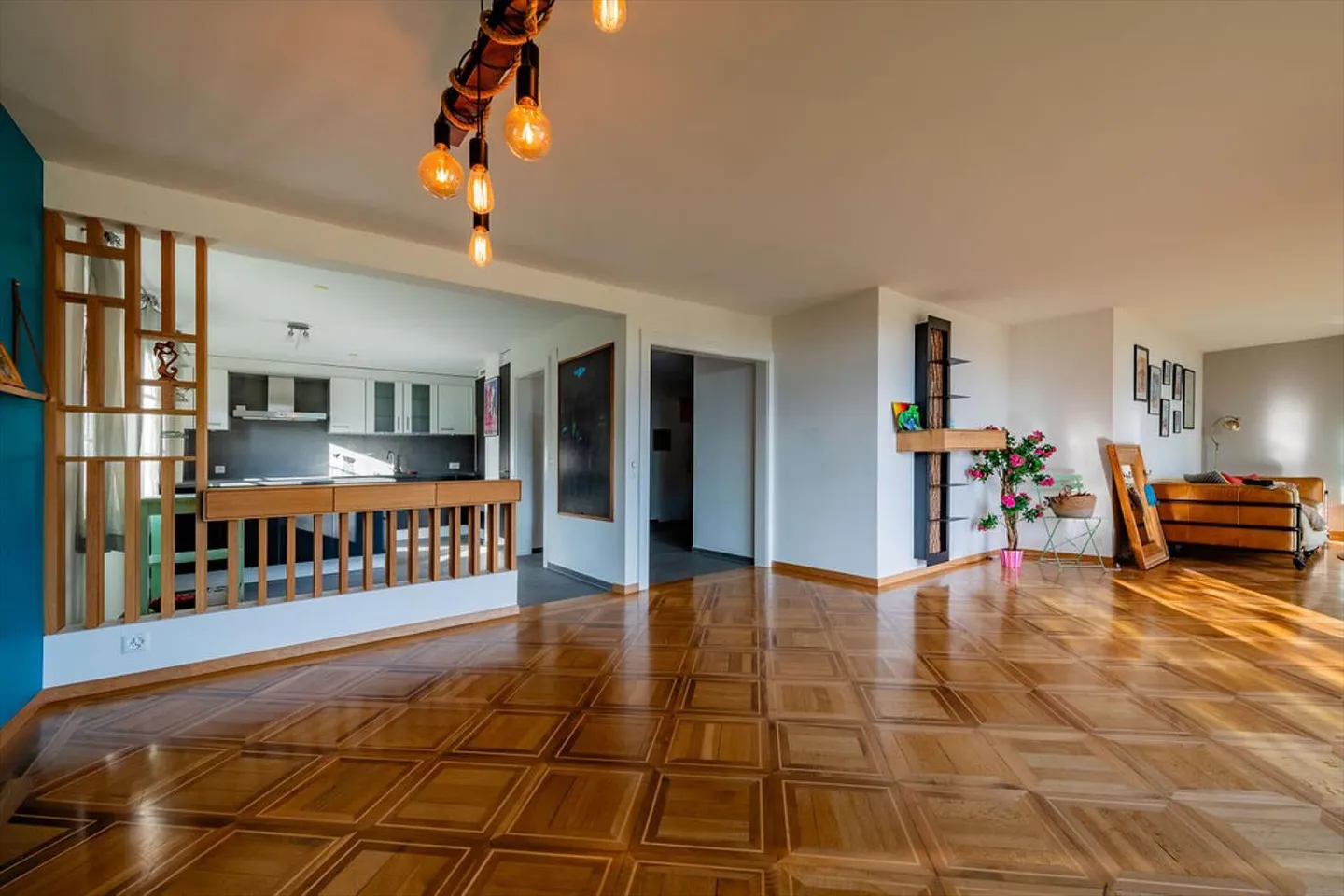 Villa 6.5 rooms - Photo 2 of 11