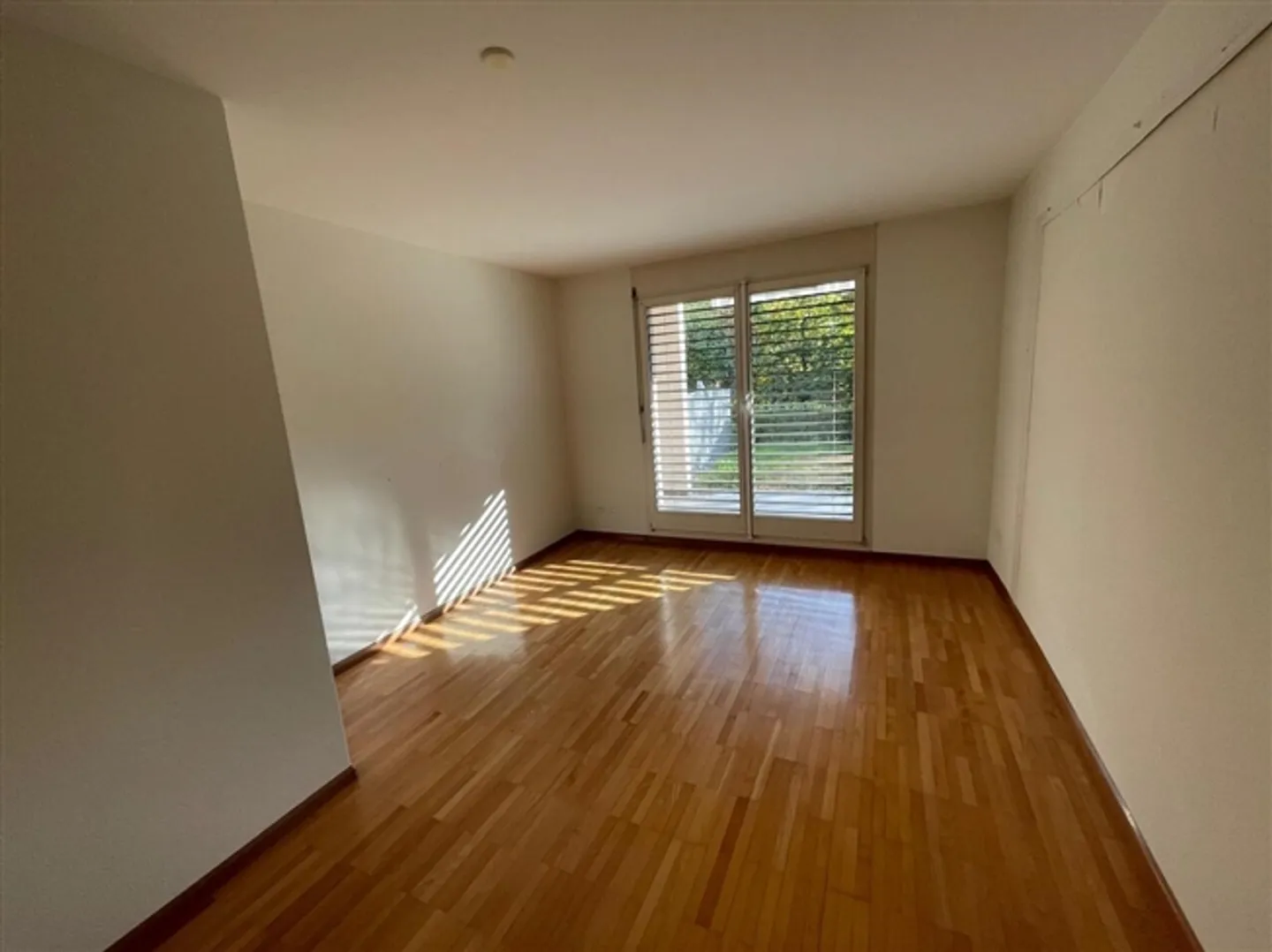 Appartement au rez-de-chaussée attrayant avec jardin (dans le cadre d'un processus d'enchères) - Photo 6 sur 11